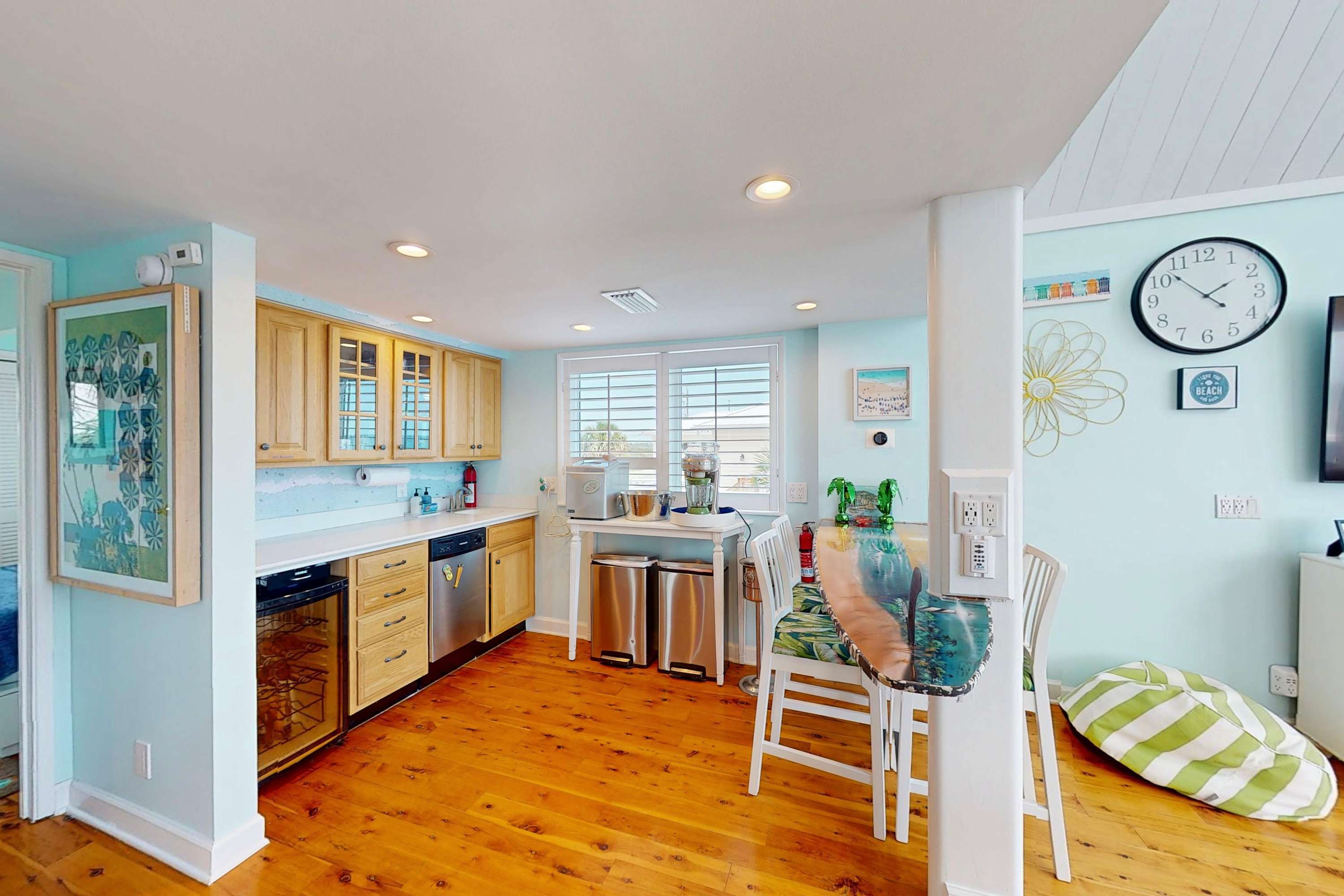 Meant to Be - Wren Beach Rentals by Portoro