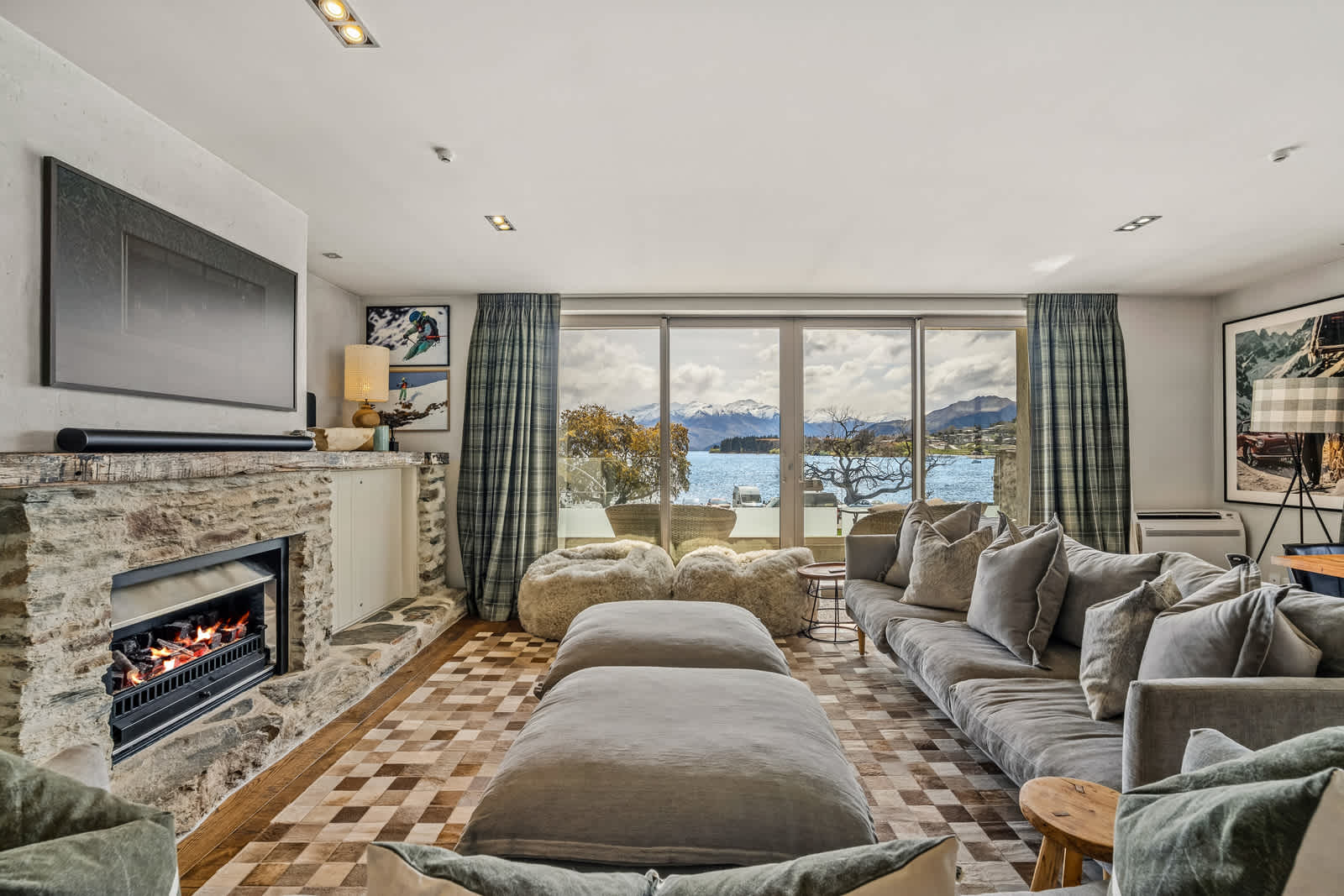 Sauna & Stunning Lakeview Apartment in Wanaka — Wānaka, Otago — vacation rental