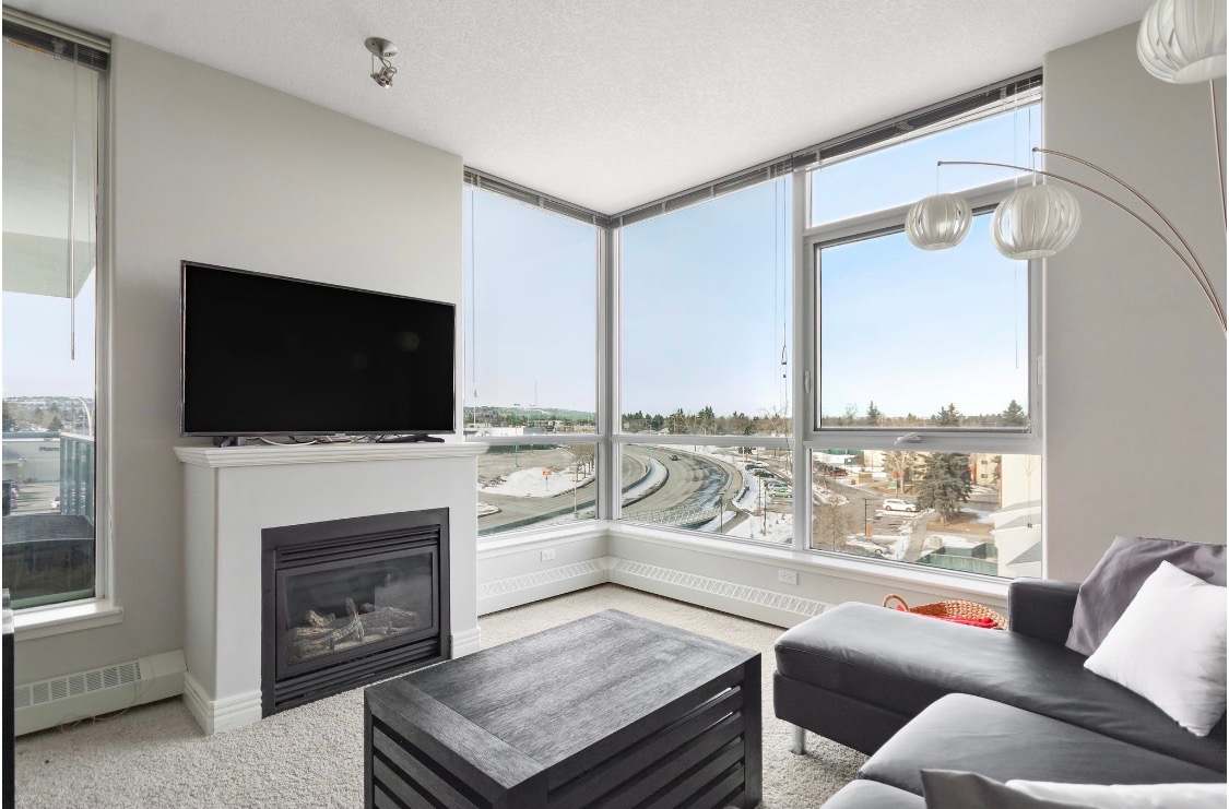 The Spruce | Monthly Discounts! | Indoor Pool | — Calgary, Alberta — vacation rental