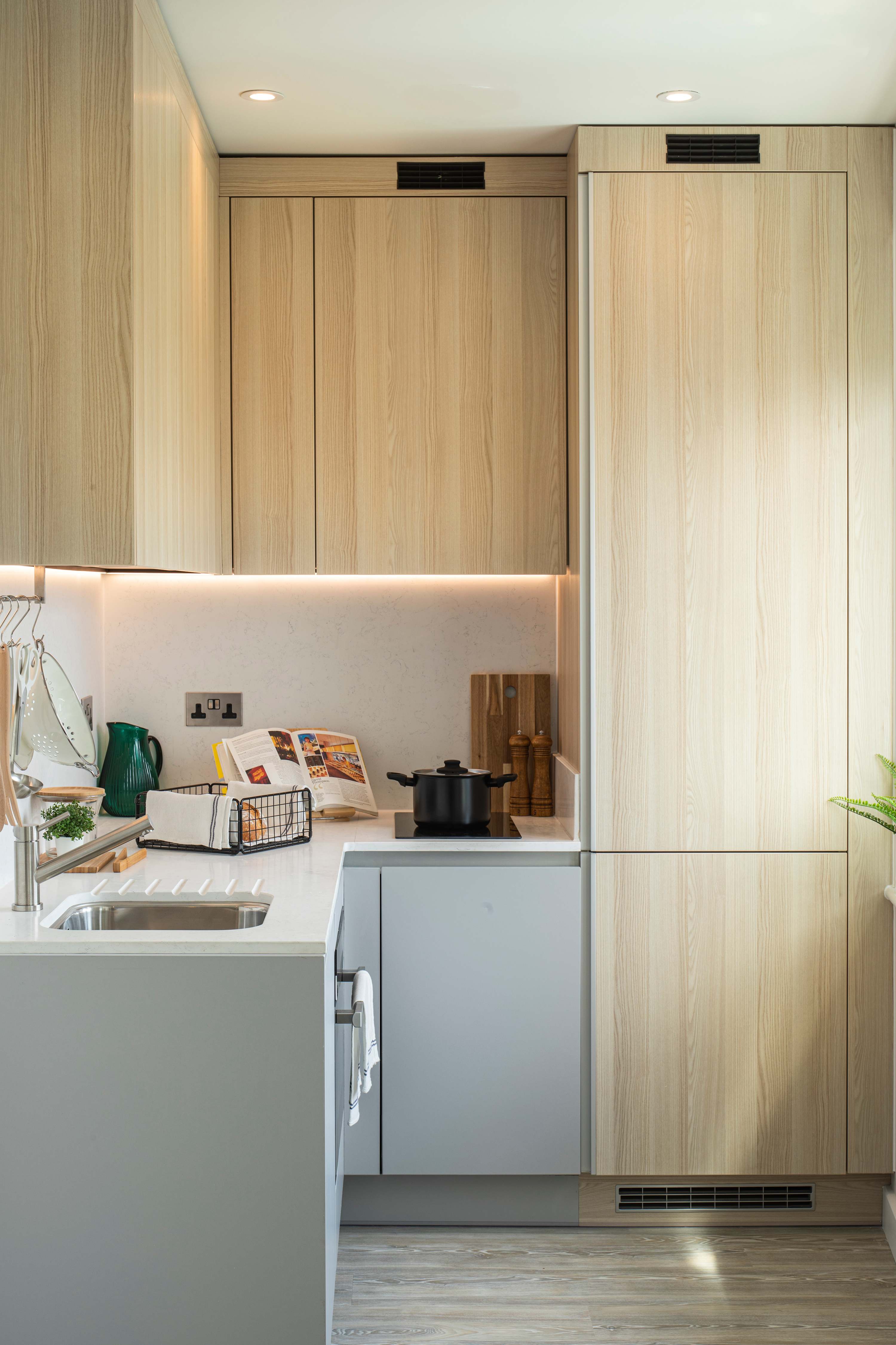 Town view - Workspace - Gym : StayCozy