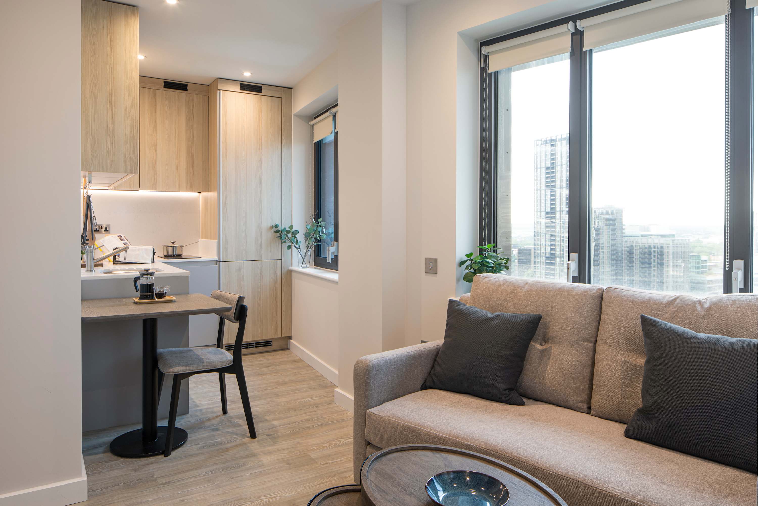 Roomy Studio - Gym & Workspace : StayCozy