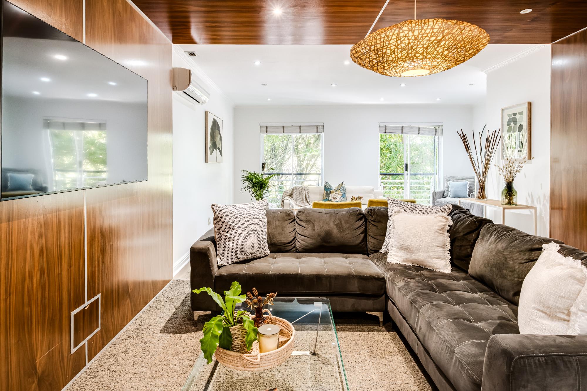 Similar Property Contemporary Apartment close to the Radisson Majolica