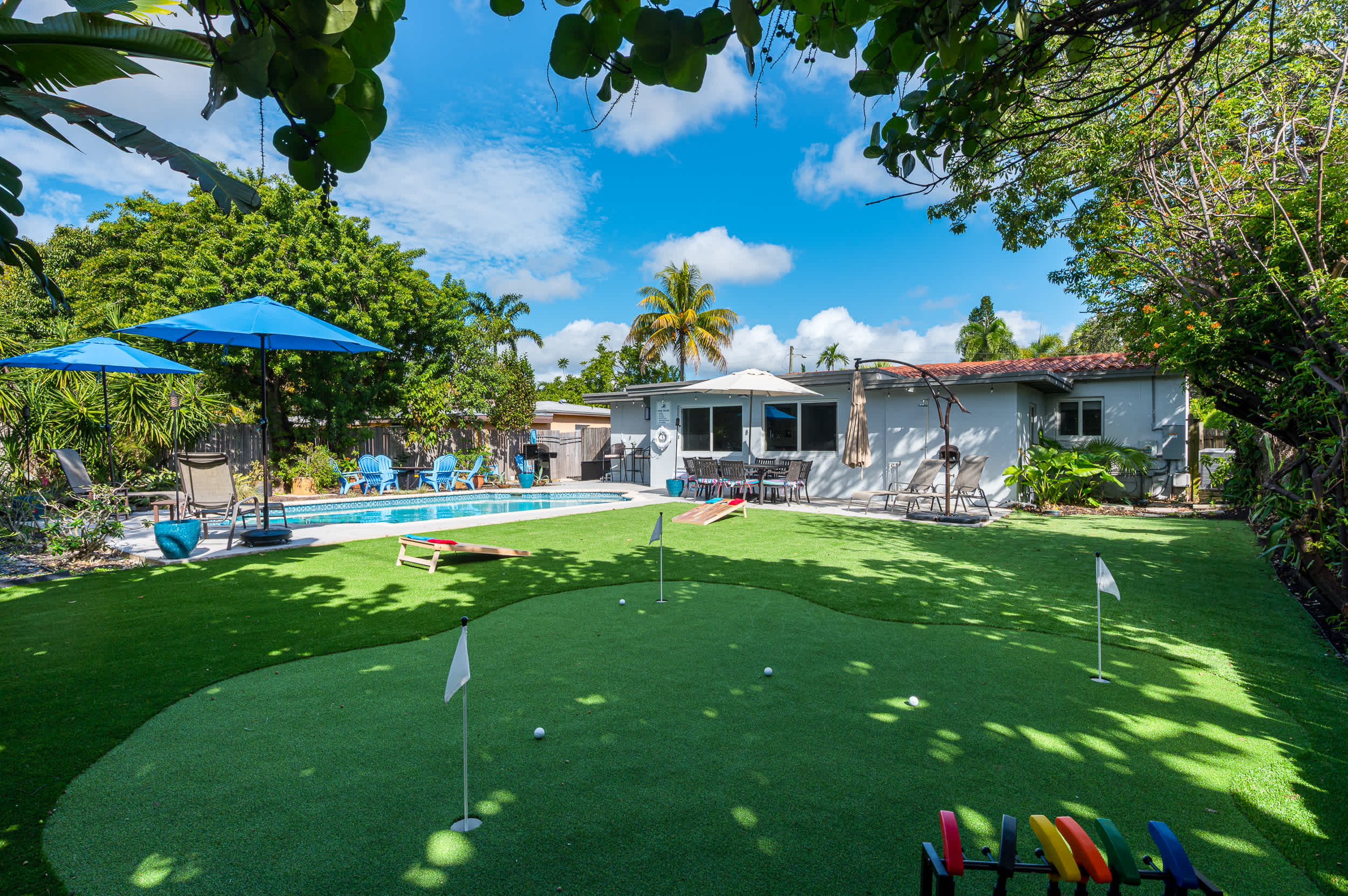 Heated Pool, 3 Hole Golf, FirePit, 5min to Airport — Fort Lauderdale, FL — vacation rental