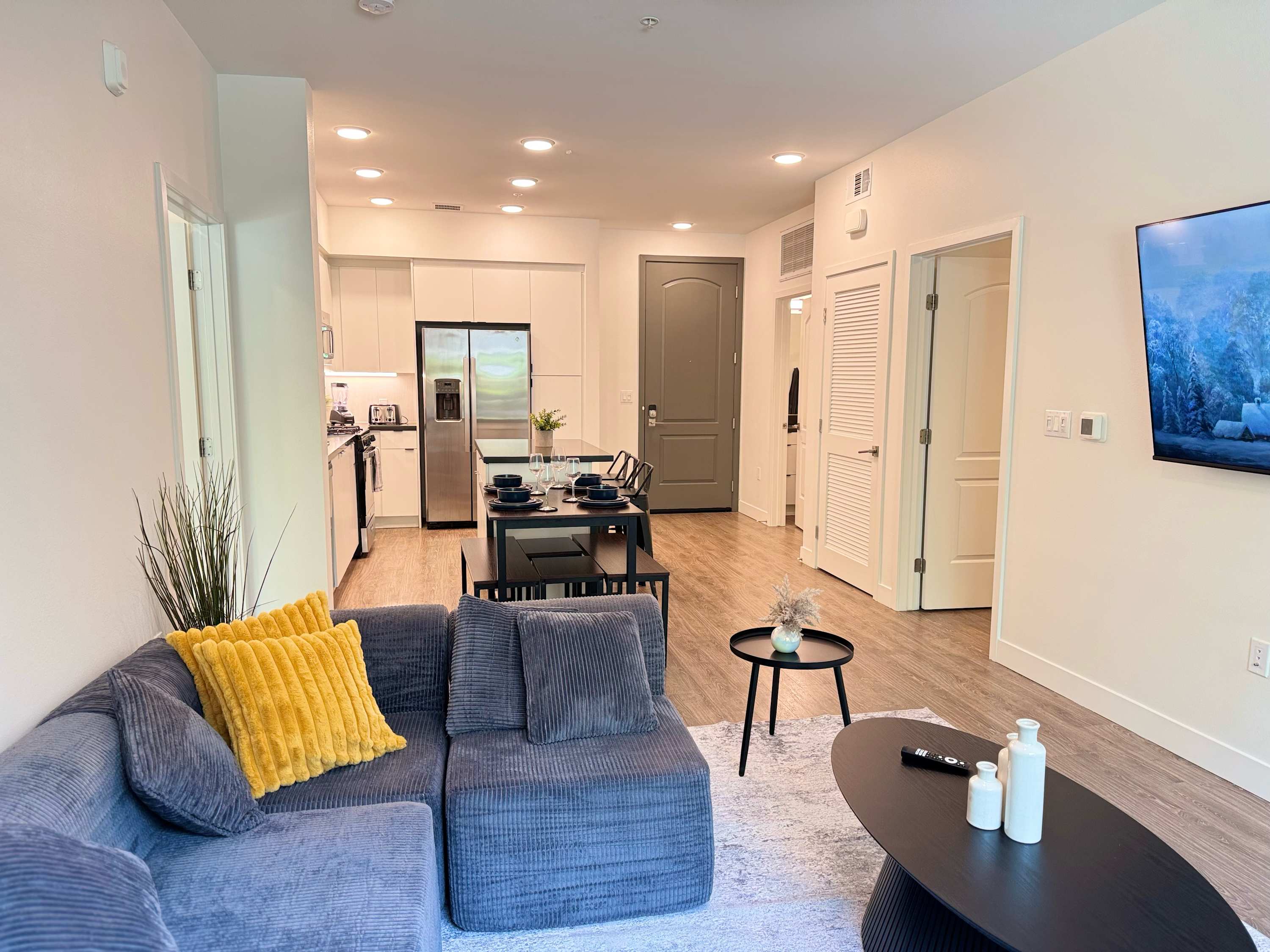 Modern Apartment w/ Pool & Gym Near Disneyland - Photo 50
