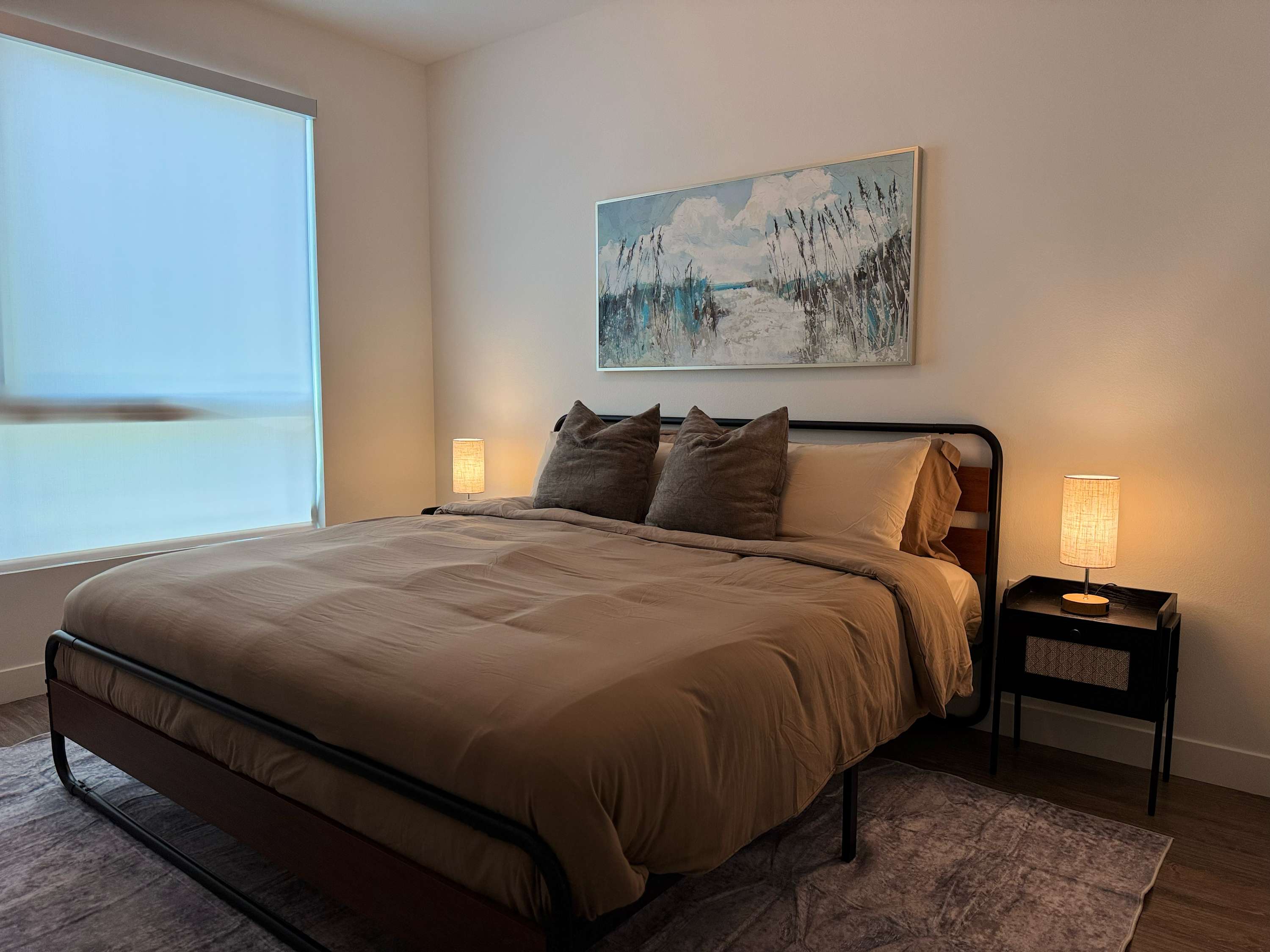 Modern Apartment w/ Pool & Gym Near Disneyland