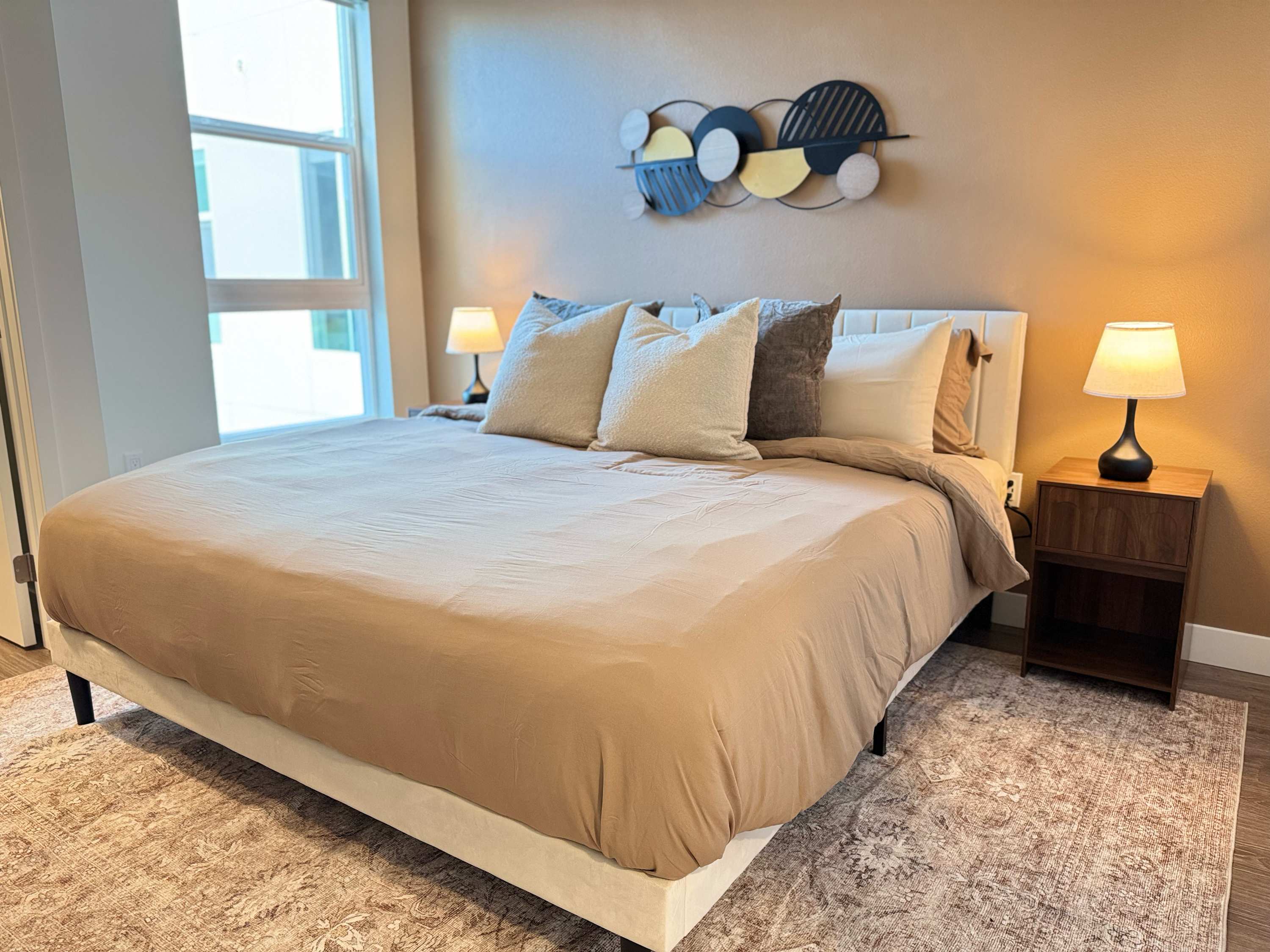 Modern Oasis 10 Min to Disneyland | Pool & Gym