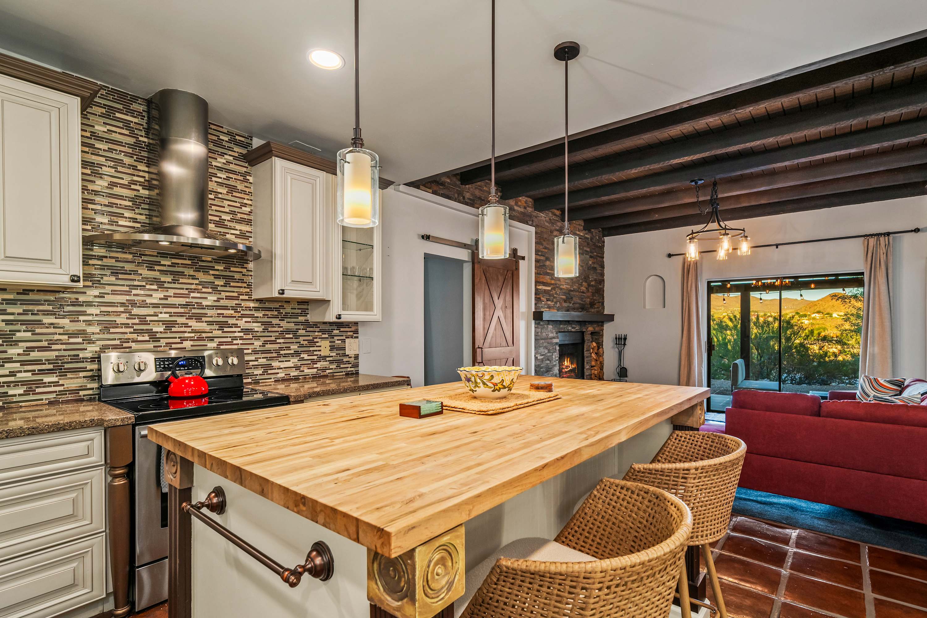 360° Mtn Views • Fireplace • Patio • Bird Watching 6