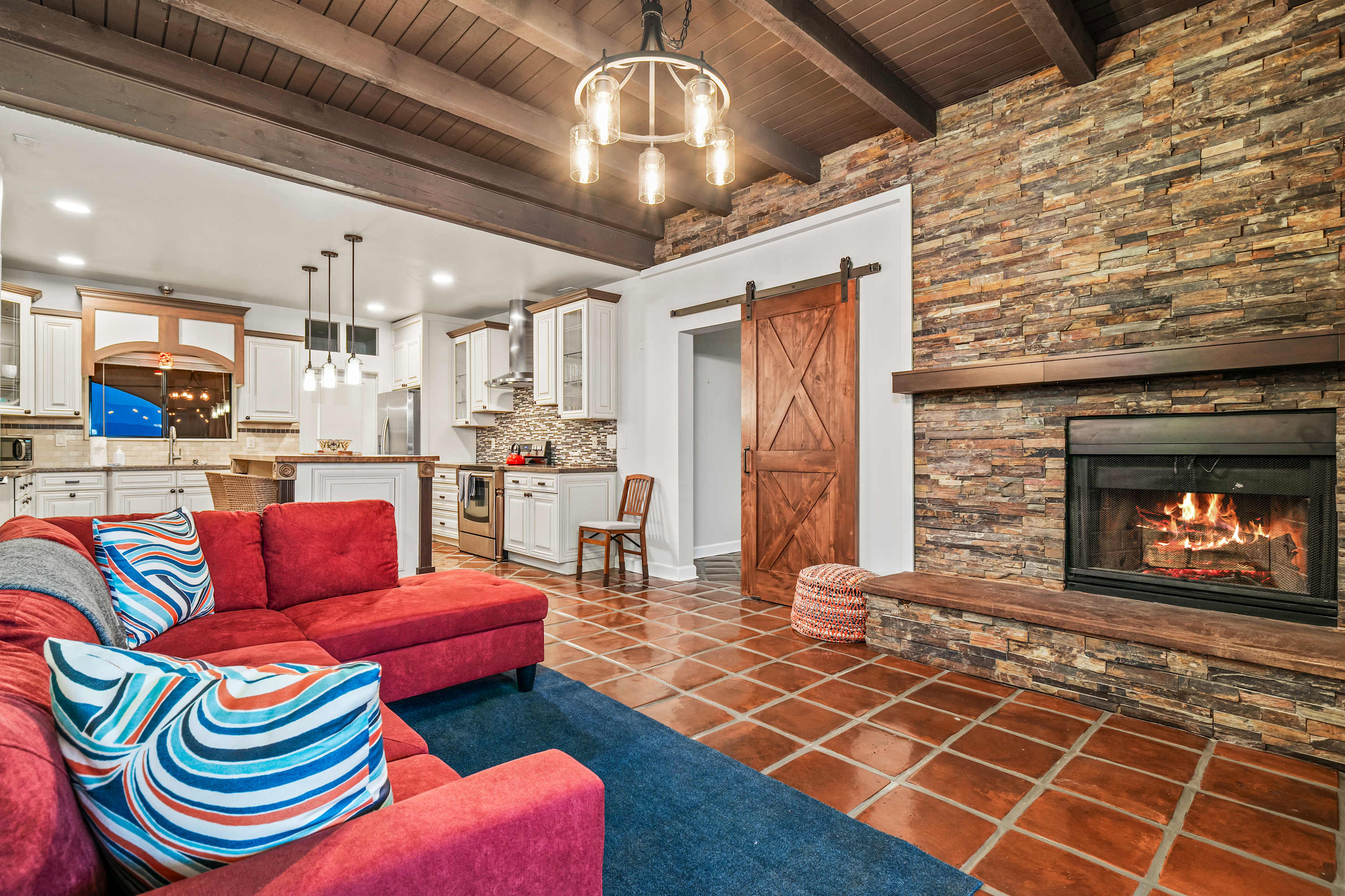 360° Mtn Views • Fireplace • Patio • Bird Watching 4