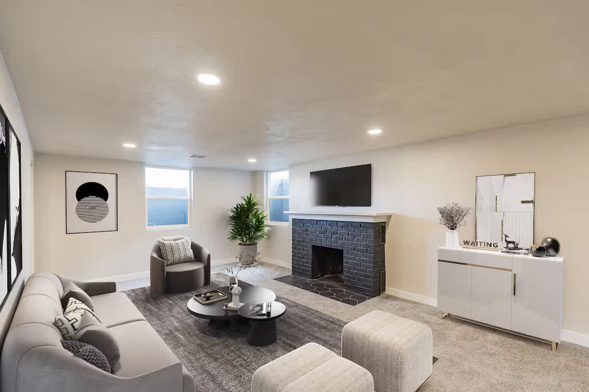 4BR w backyard & workspace near Garden of the Gods 4