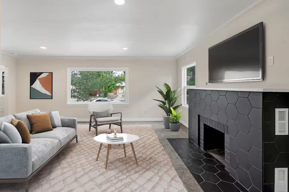 4BR w backyard & workspace near Garden of the Gods