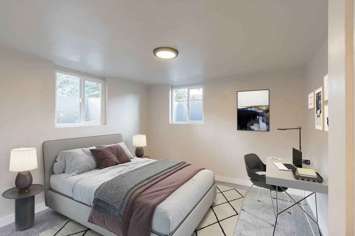 4BR w backyard & workspace near Garden of the Gods 3