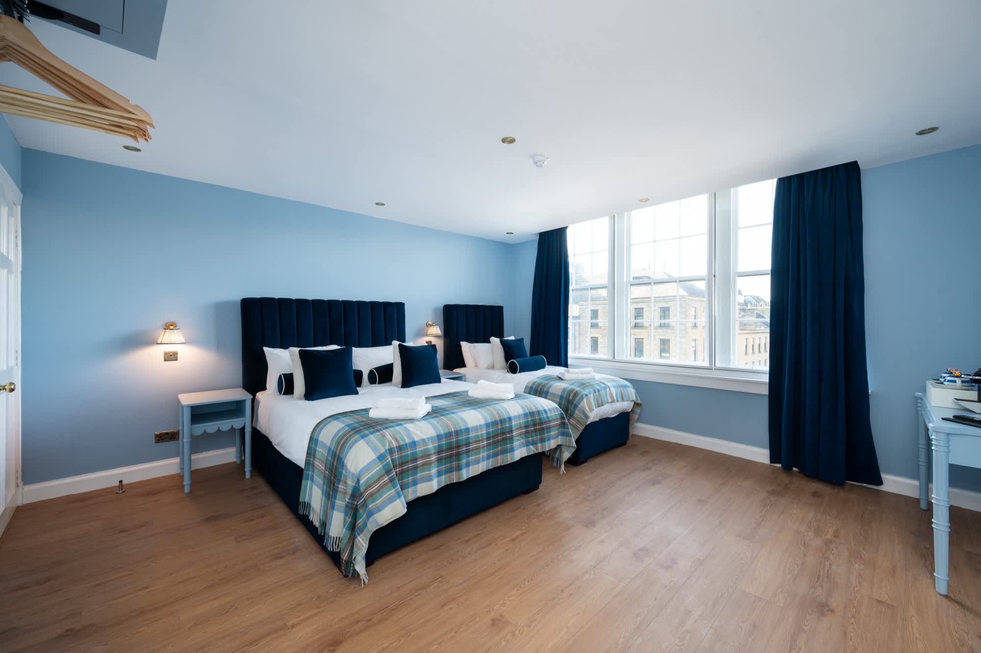 Triple Room with Private Bathroom (2nd Floor - Room 2) — Edinburgh, Scotland — vacation rental