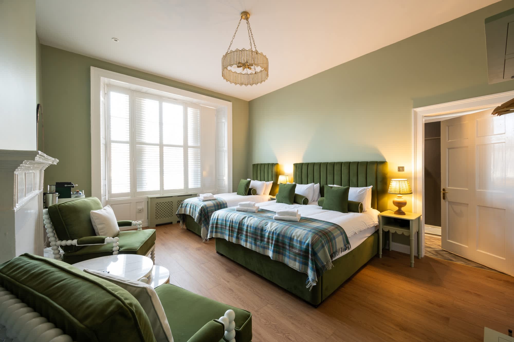 Triple Room with Private Bathroom (2nd Floor - Room 7) — Edinburgh, Scotland — vacation rental
