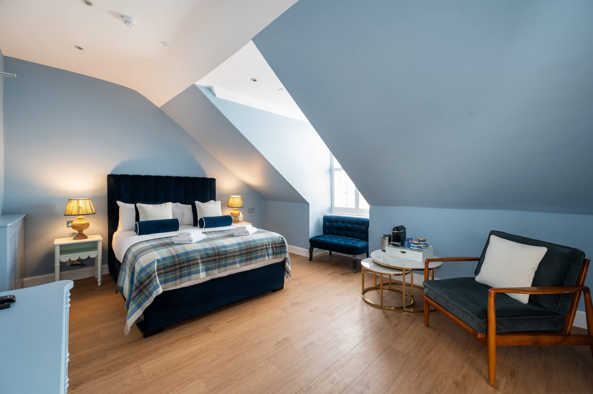 Deluxe Double Room with Shower (3rd Floor - Room 14) — Edinburgh, Scotland — vacation rental