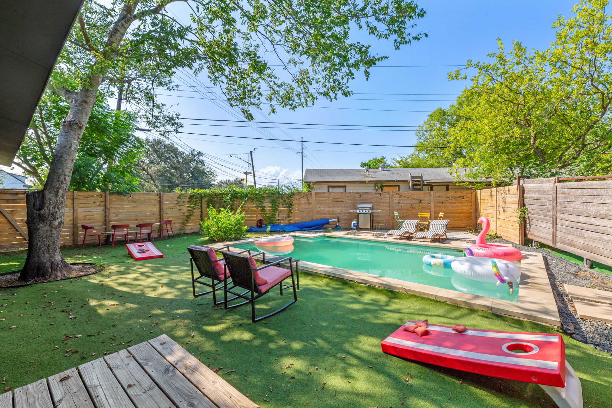Dream Stay with Pool for up to 20 Guests, Mins to DT Austin!