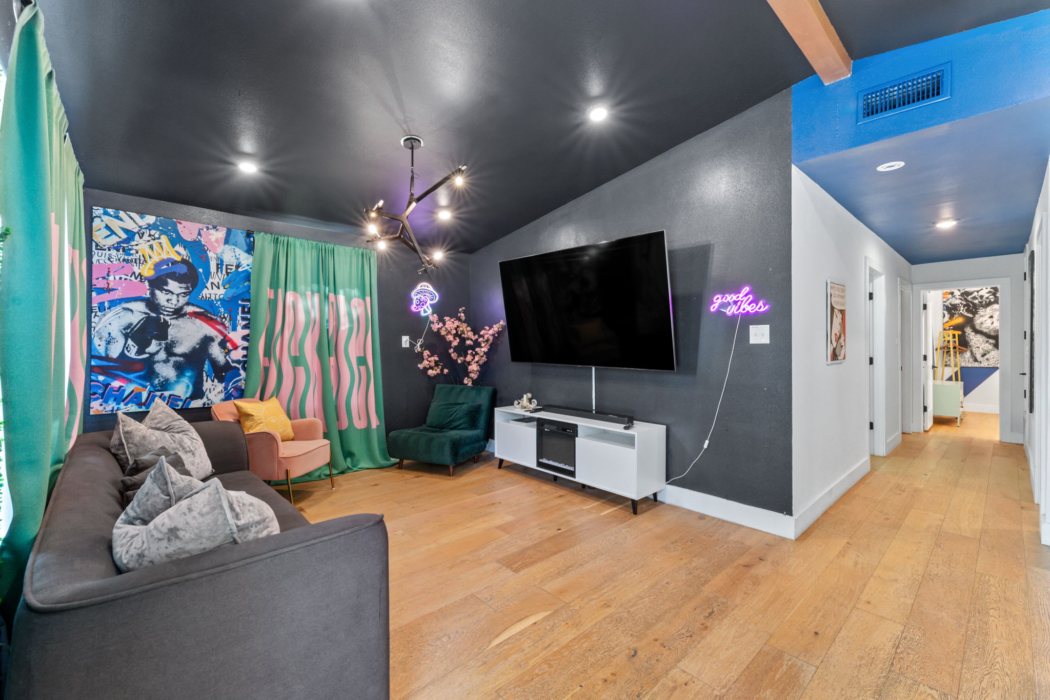 Featured Property Trendy Stay for 12 with Hot Tub, Mins to DT, 6th St!