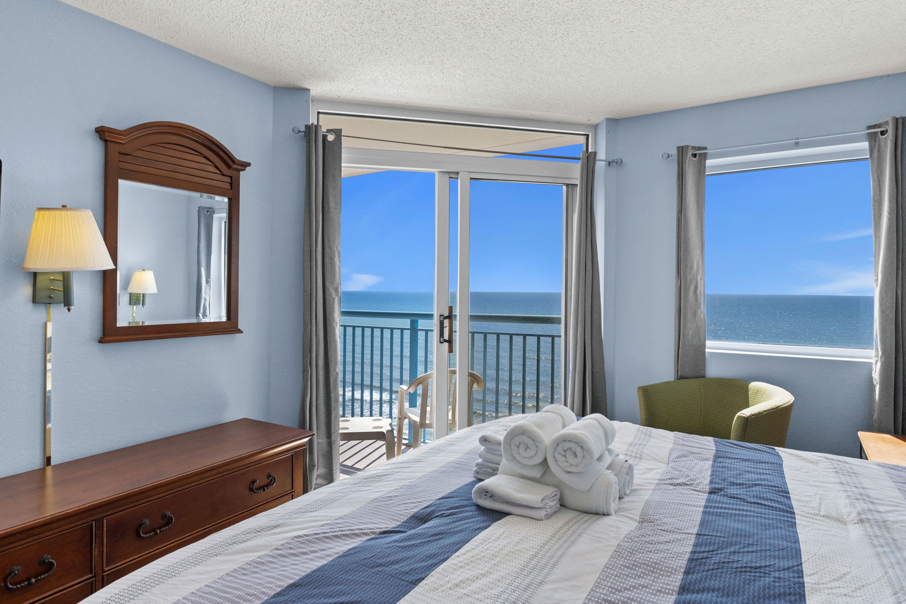 Roxanne Towers Penthouse 6 Oceanfront | Photo 17