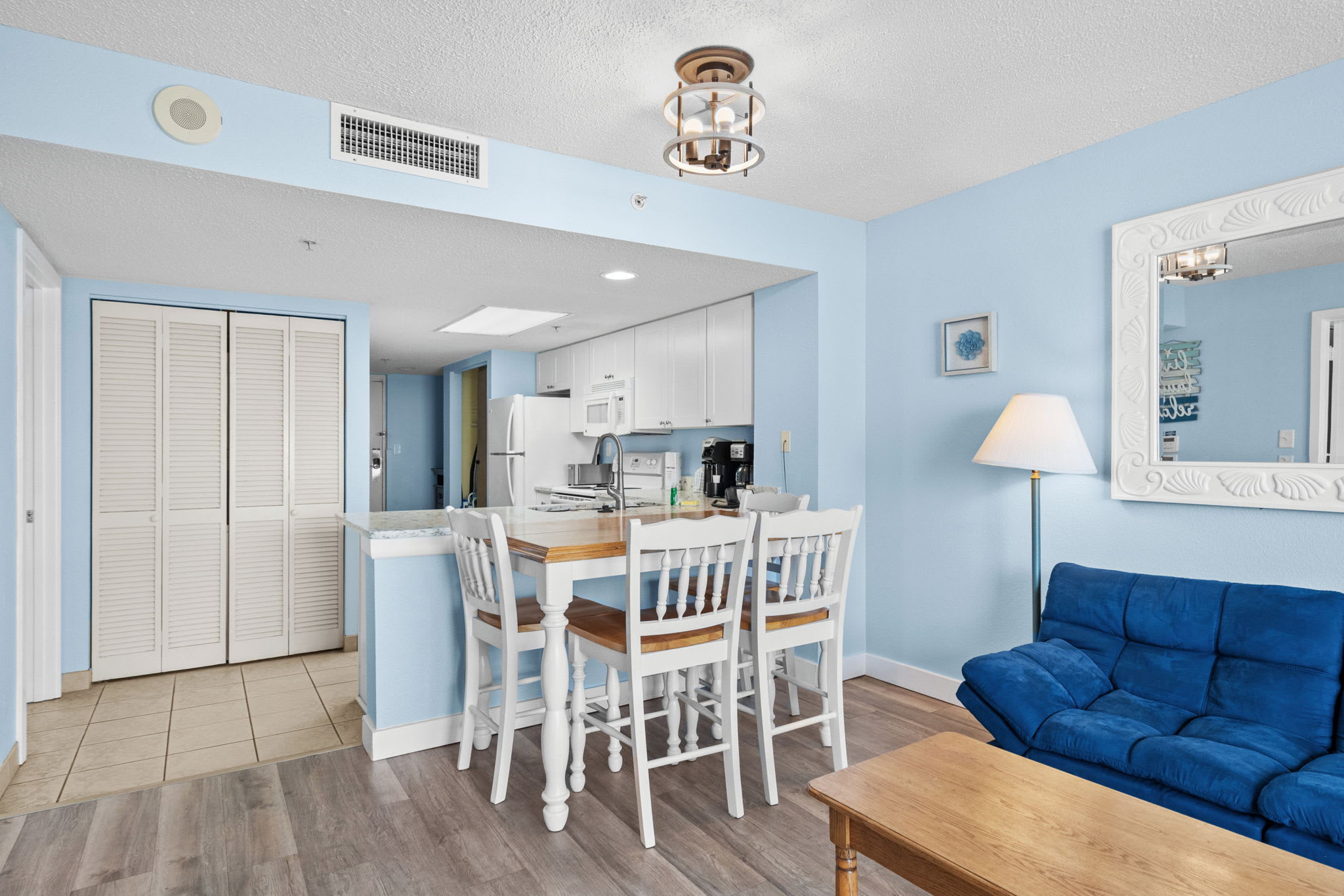 Roxanne Towers Penthouse 6 Oceanfront | Photo 11