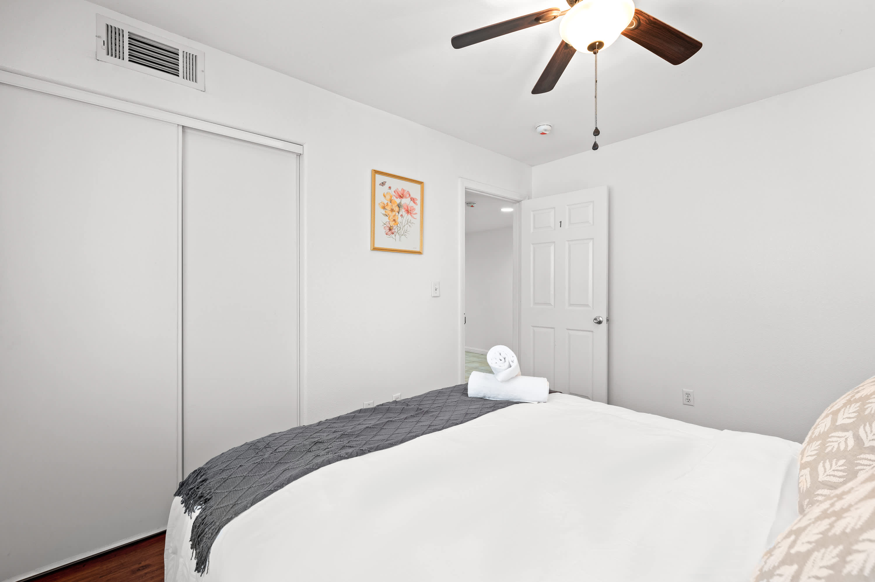 1384 W 37th Pl Unit 1, Los Angeles, CA 90007 photo 3