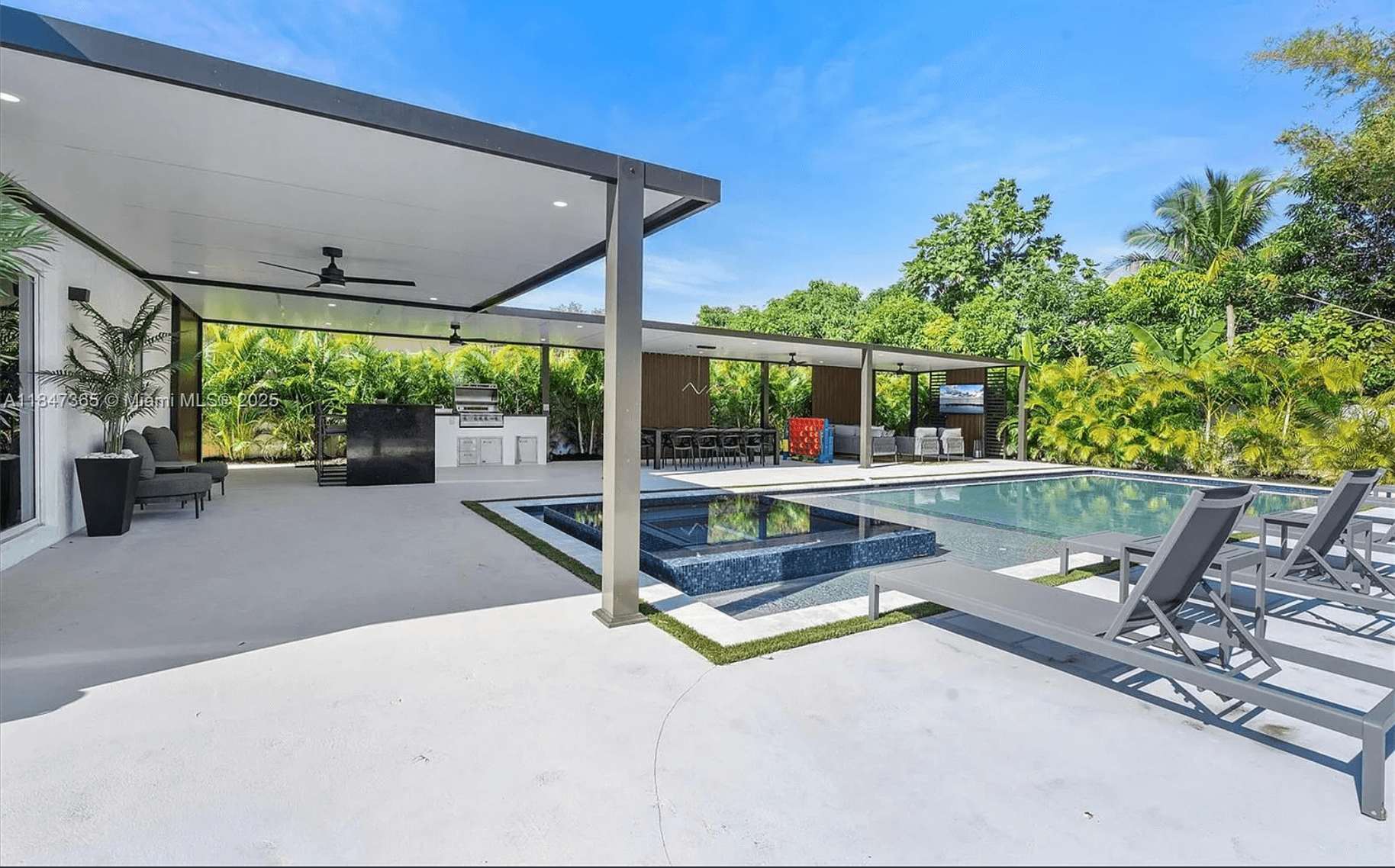 New Luxury Villa Solara Heated Pool, Hot Tub, Golf