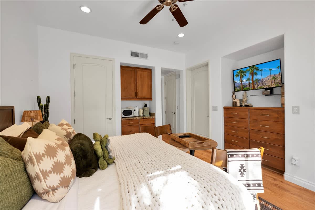 Alluring Desert Haven Studio in La Quinta #C - Photo 2