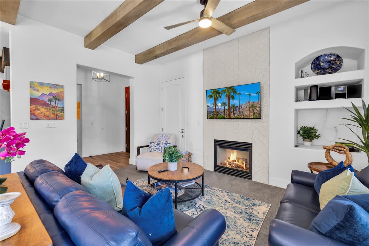 Luxurious Remodeled Villa in La Quinta #A - Photo 4