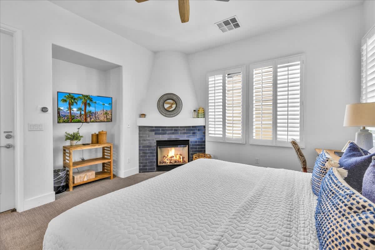 Luxurious Remodeled Studio in La Quinta #C
