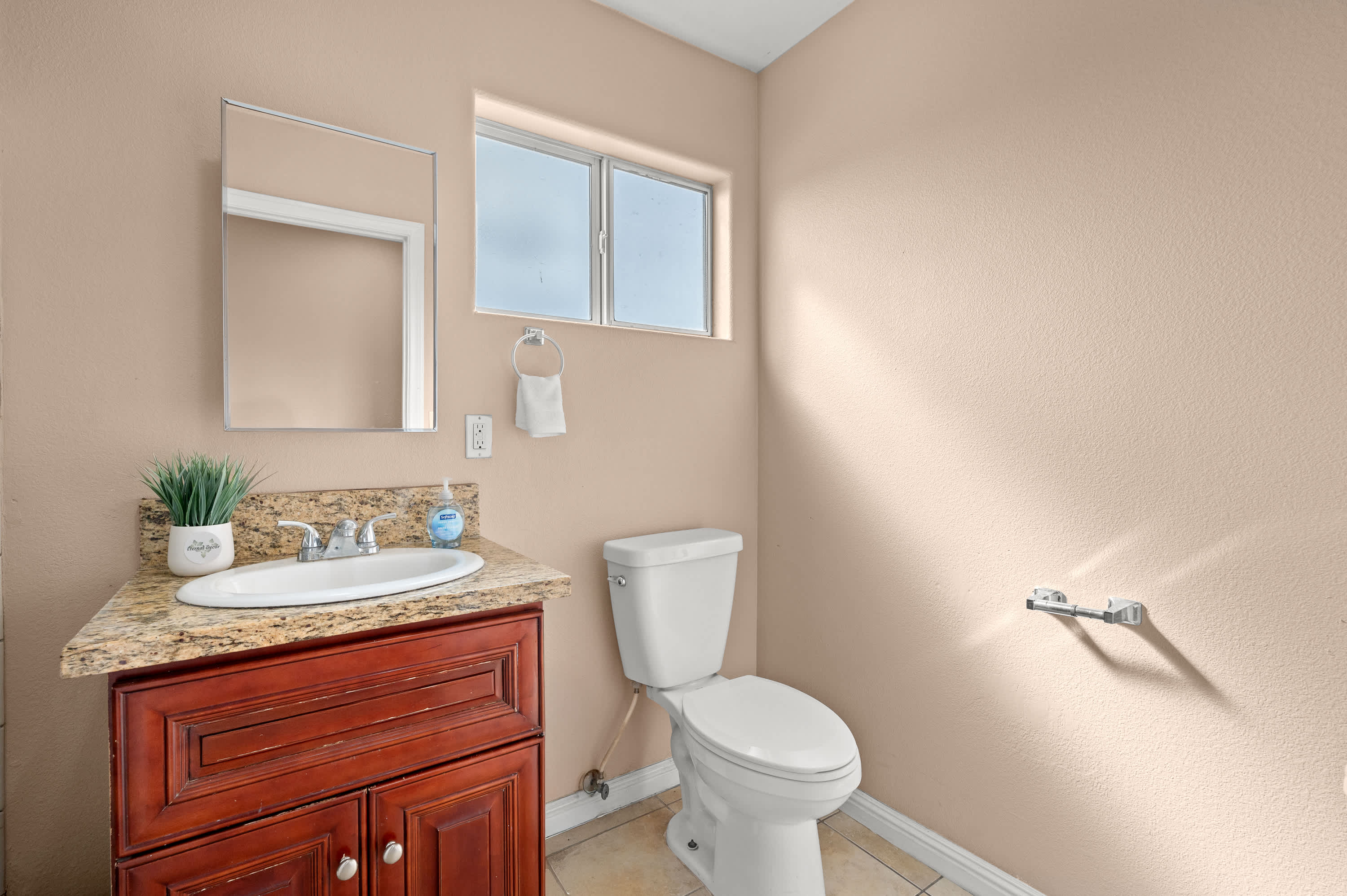 Los Angeles 1 BR Furnished Home photo 4