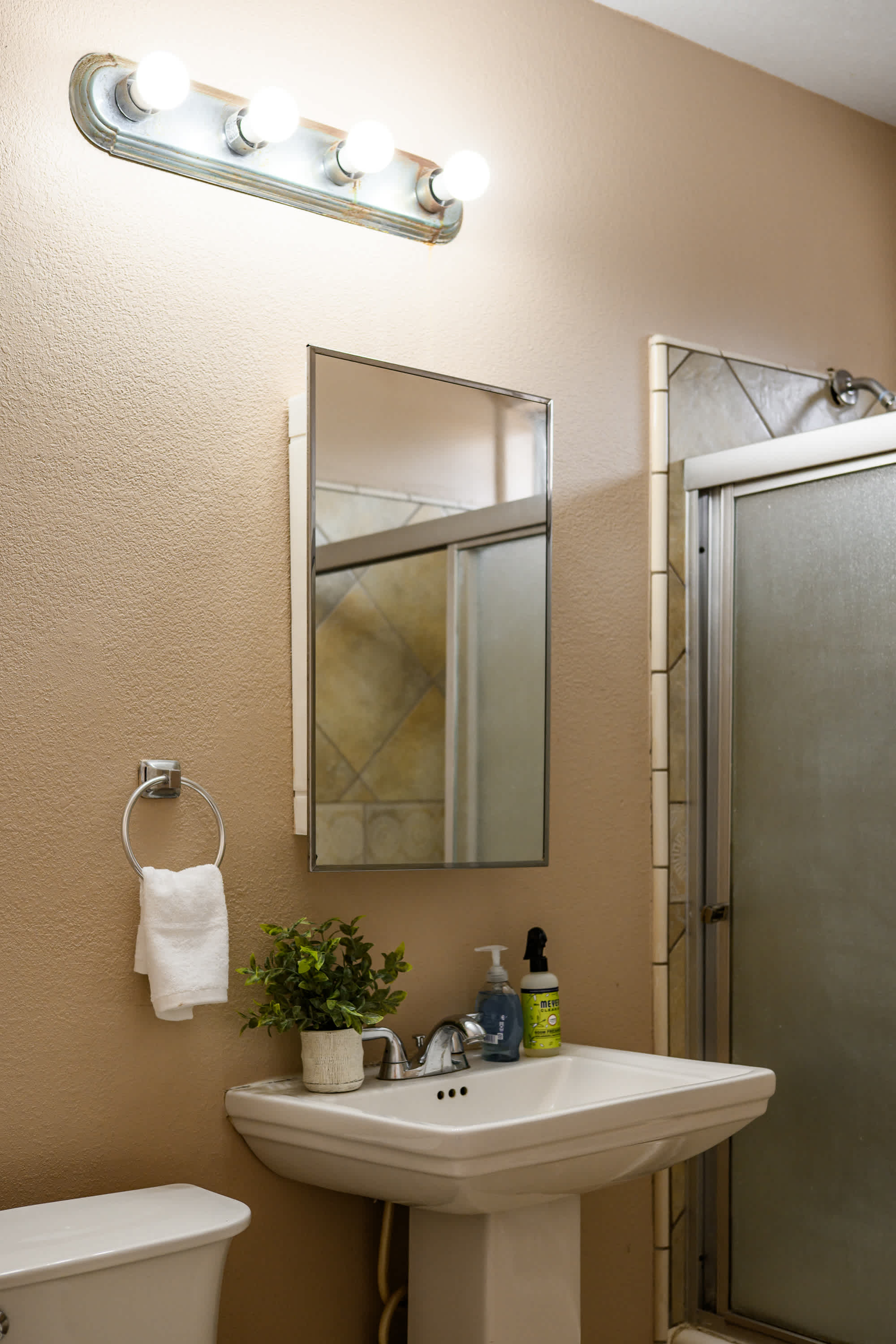 Los Angeles 1 BR Furnished Home photo 5