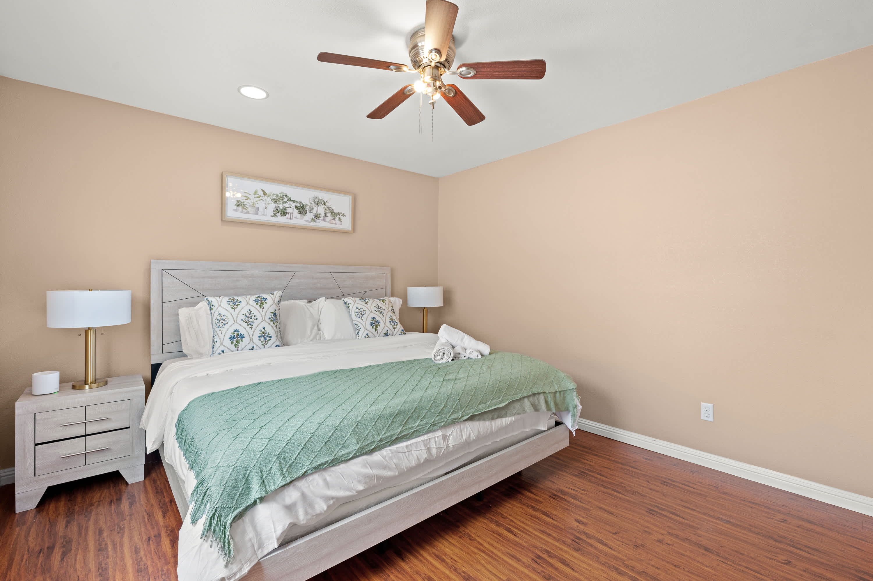 Los Angeles 1 BR Furnished Home photo 2