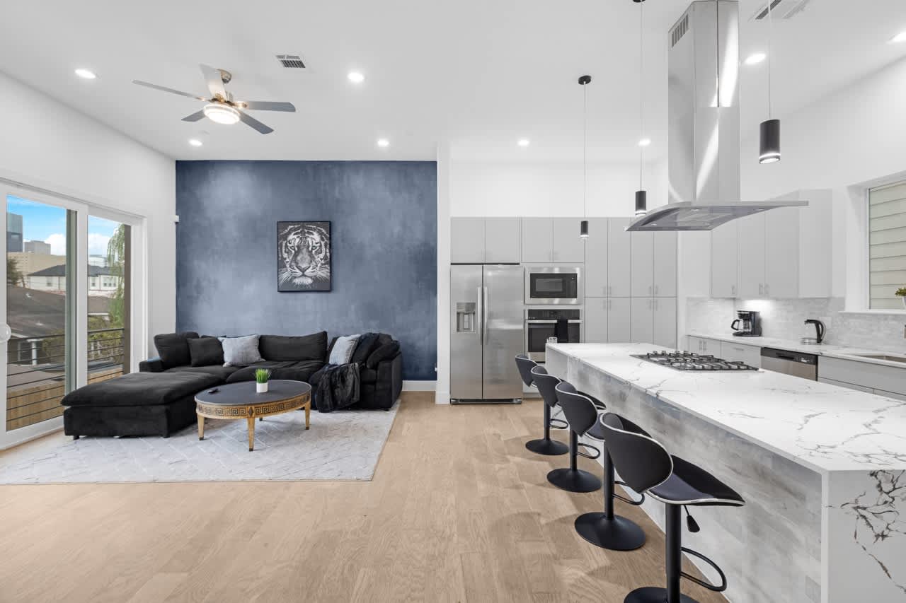 Two Spacious Homes Combined! Group or Family Stays — Houston, TX — vacation rental