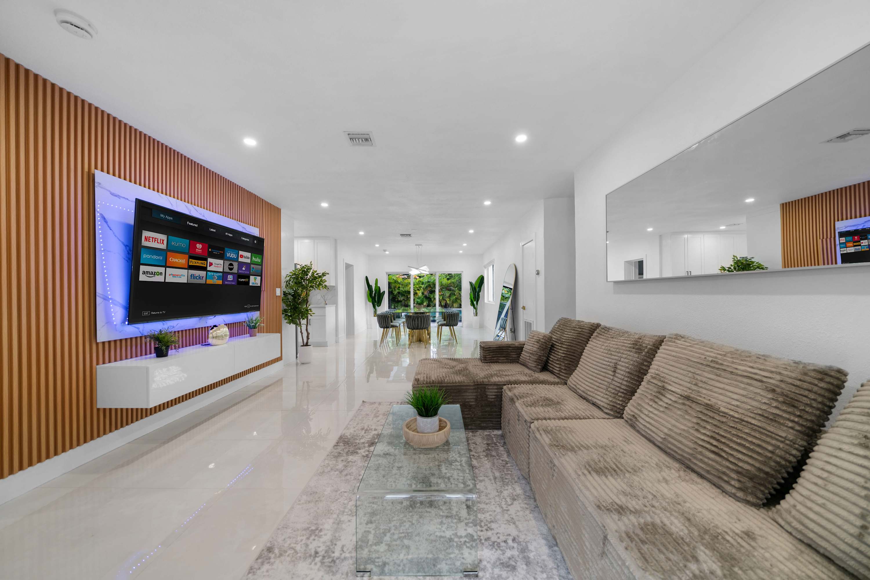 New Luxury Villa Solara Heated Pool, Hot Tub, Golf