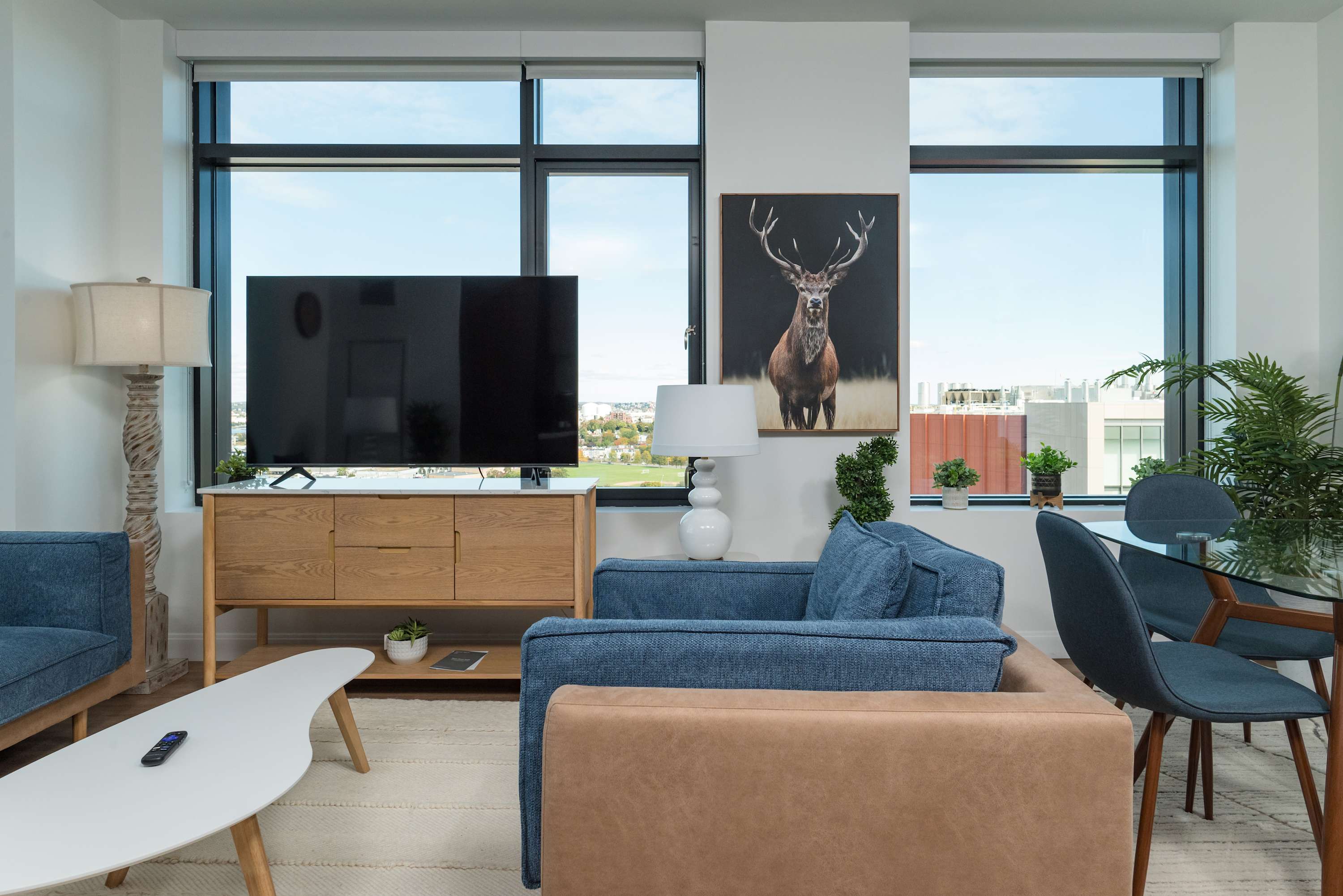 Central 1BR Apartment Assembly Square Pool Gym Parking Sleep 5 — Somerville, MA — vacation rental