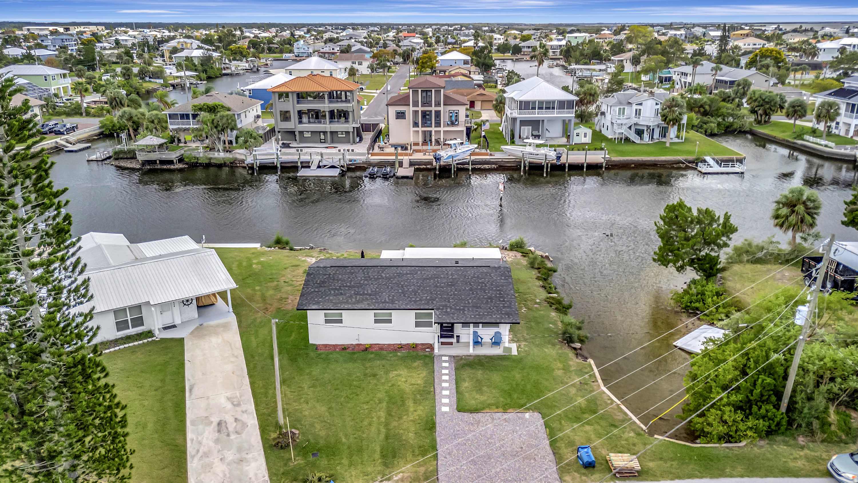 Oyster House, Waterfront 3b, Kayaks, Bikes, Games 5