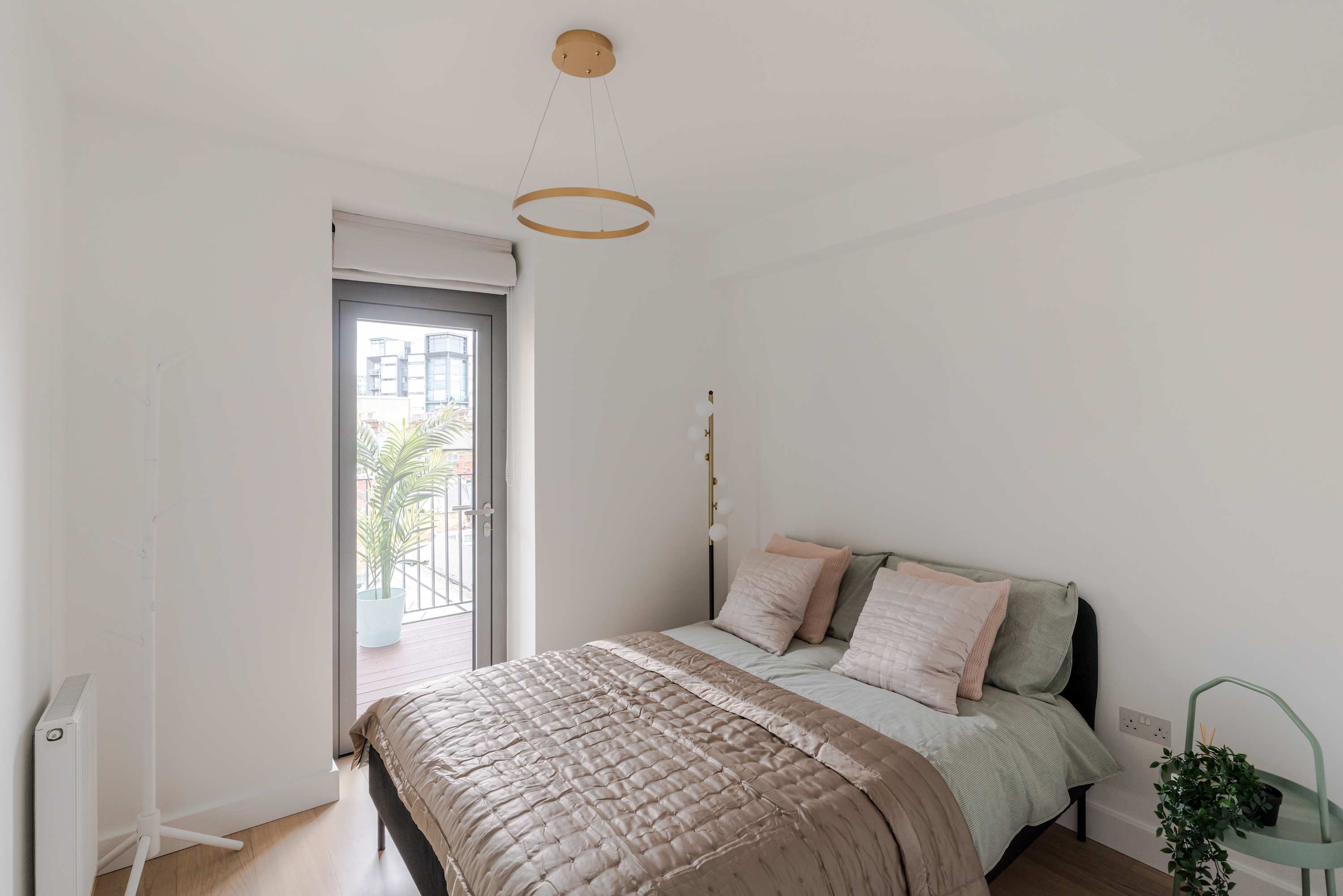 Bright 3-Bed Marylebone Flat · Balcony · Sleeps 7 in Great Portland Street W1W - Property image 13 - VivreStays