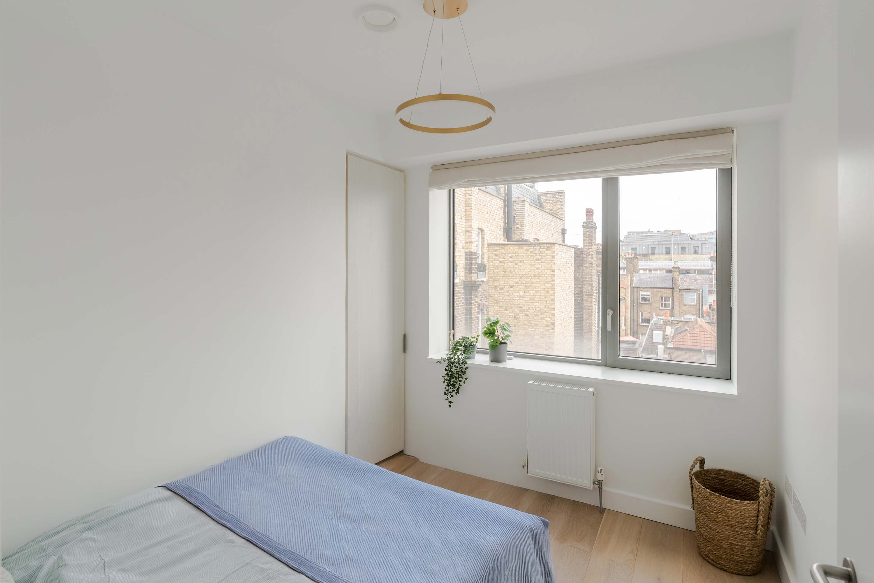 Bright 3-Bed Marylebone Flat · Balcony · Sleeps 7 in Great Portland Street W1W - Property image 16 - VivreStays