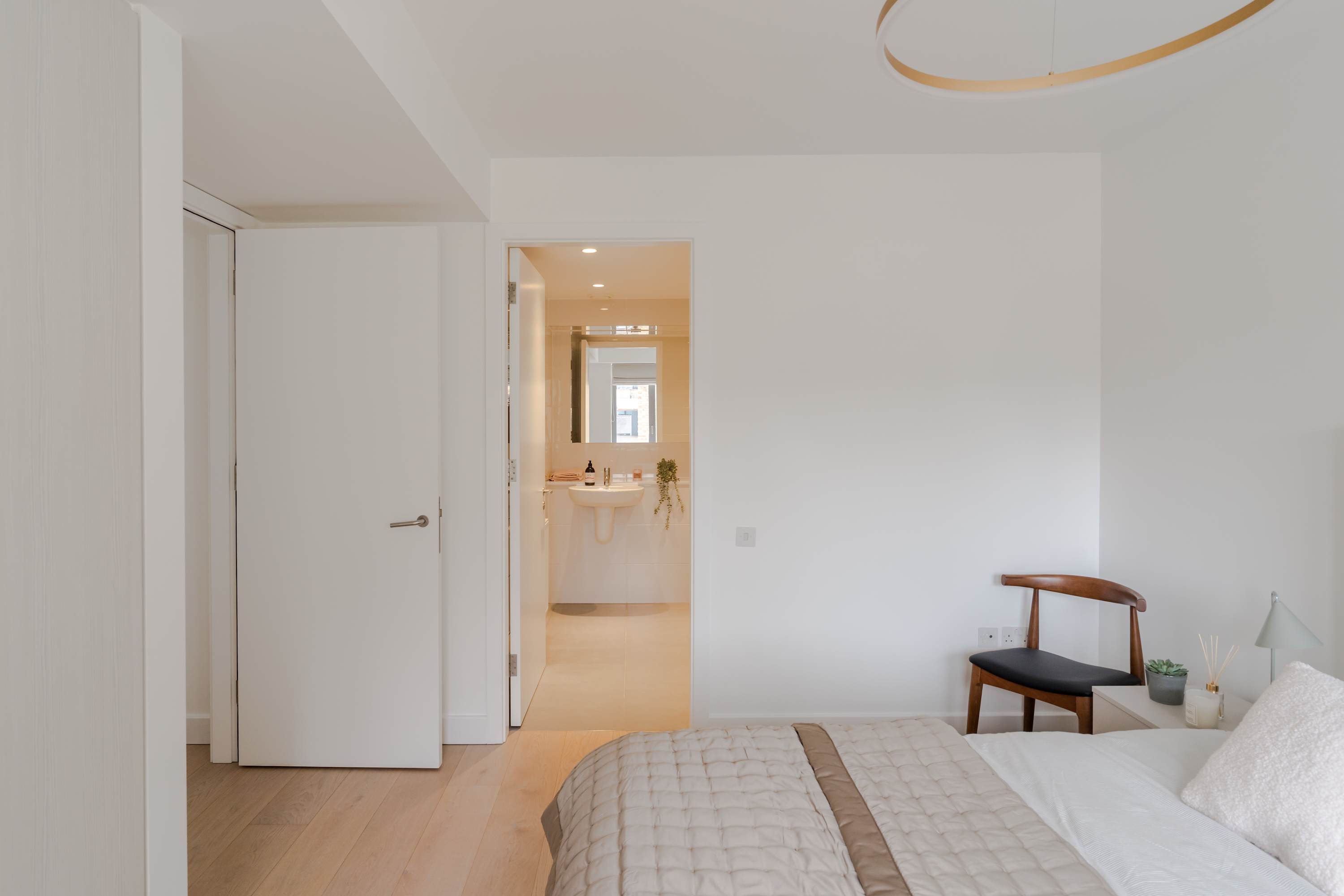 Bright 3-Bed Marylebone Flat · Balcony · Sleeps 7 in Great Portland Street W1W - Property image 17 - VivreStays