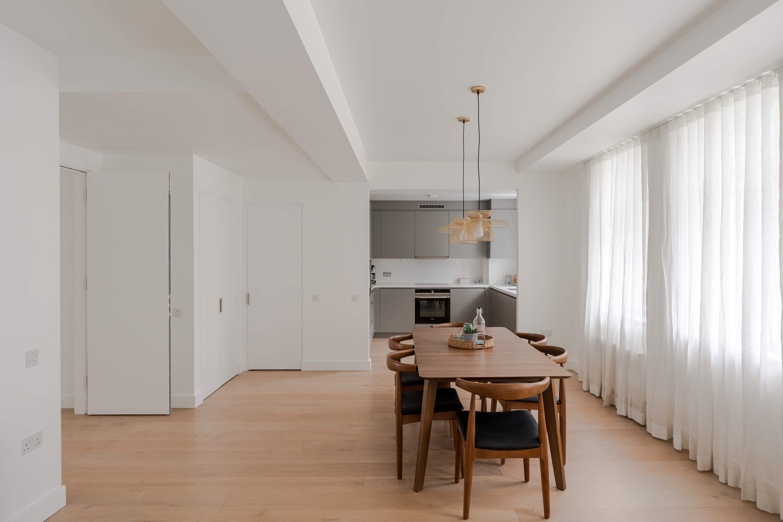 Bright 3-Bed Marylebone Flat · Balcony · Sleeps 7 in Great Portland Street W1W - Property image 14 - VivreStays