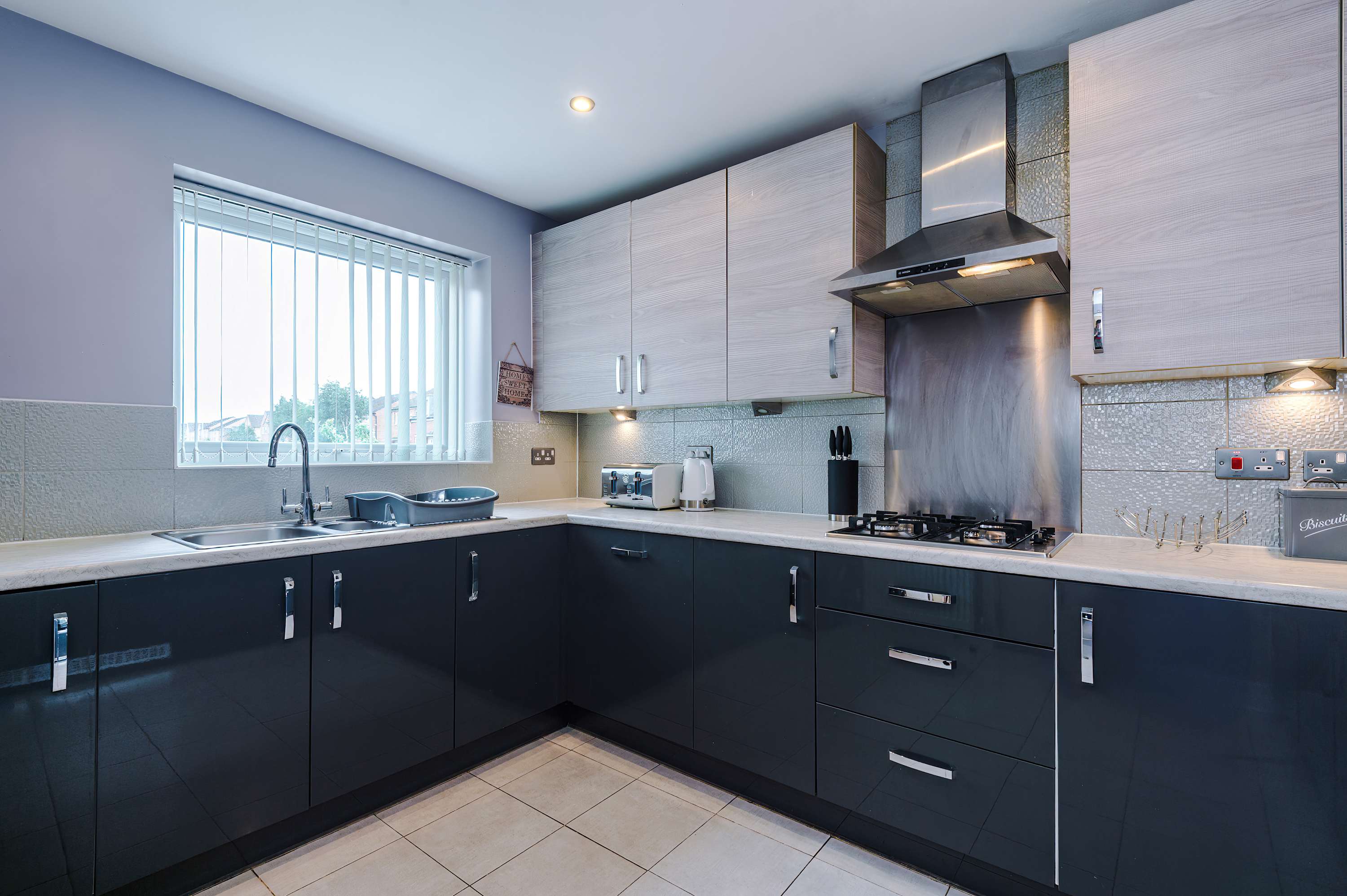 Large Etihad & Co-op Live Townhouse | Free Parking