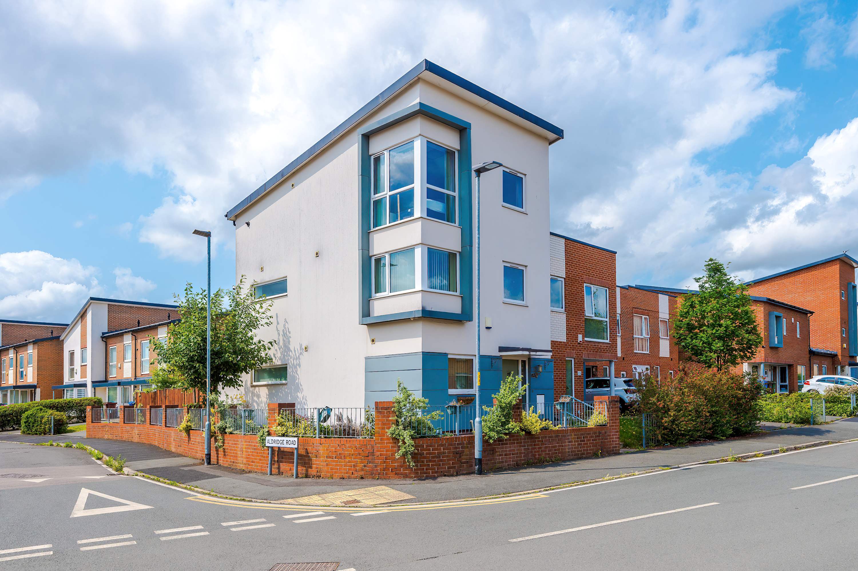 Large Etihad & Co-op Live Townhouse | Free Parking