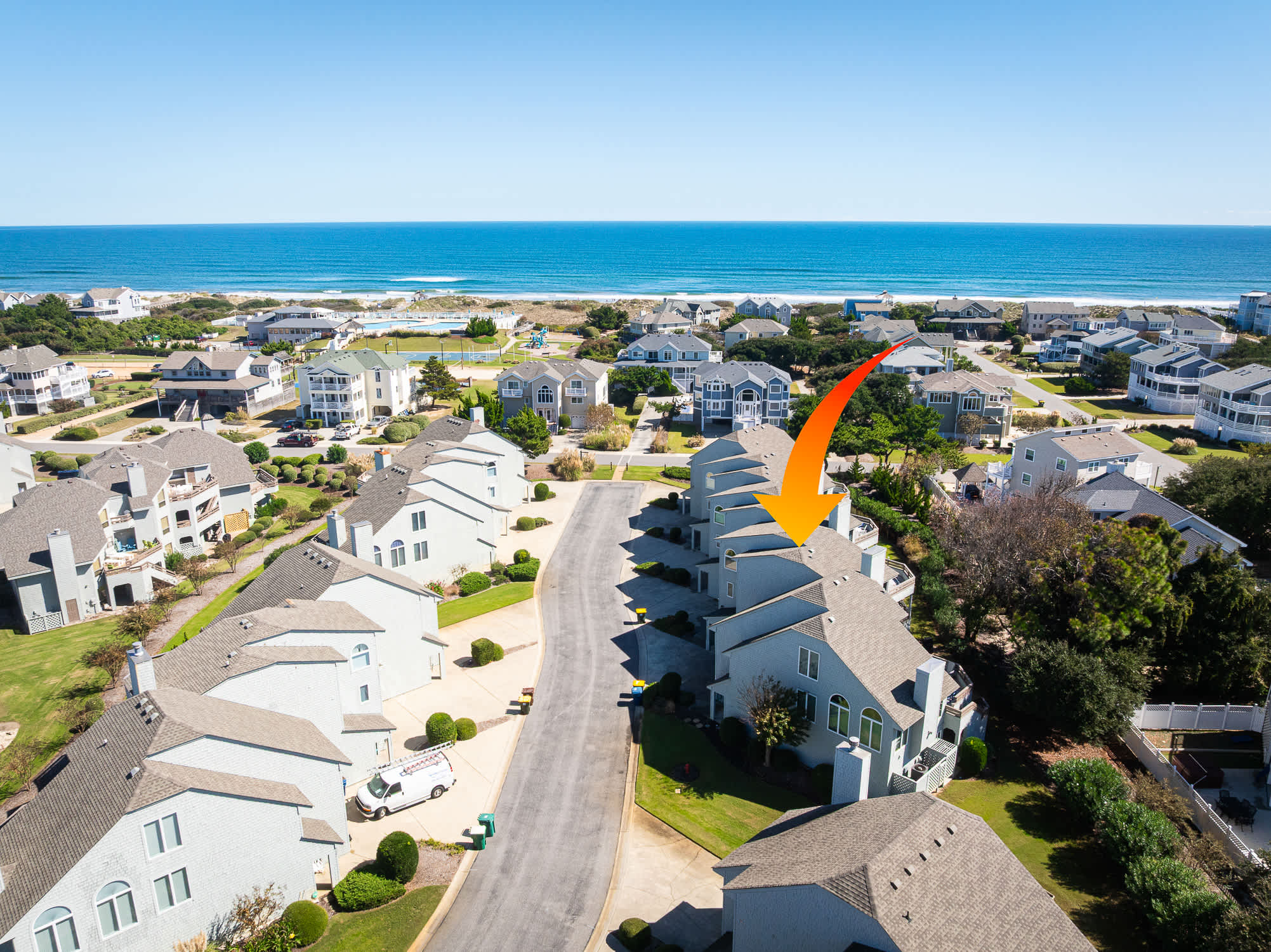 Corolla Light Villa with Hot Tub Amenities Access