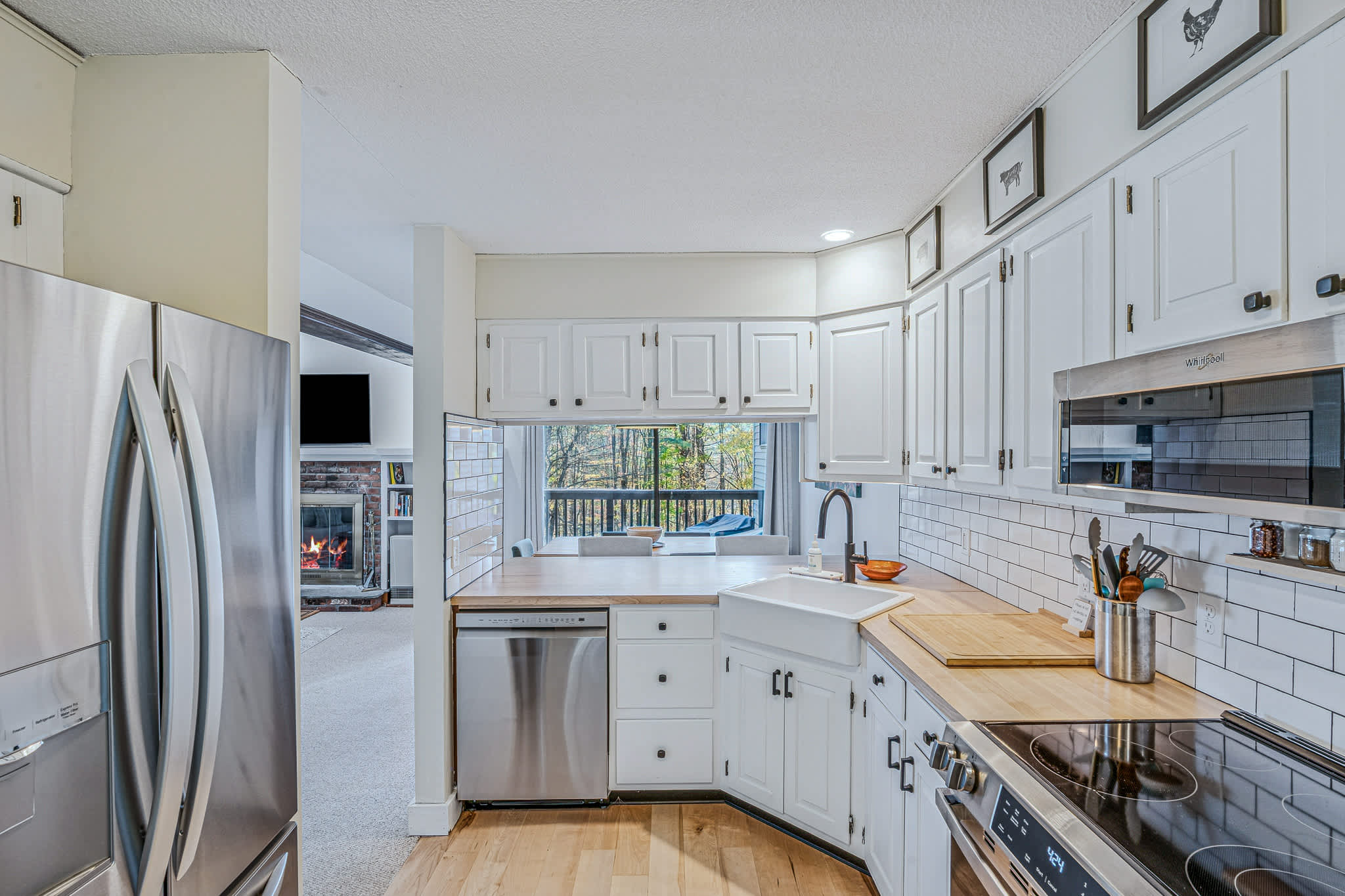 Cozy Deck, Fireplace & Views | Sugar Hill 1D