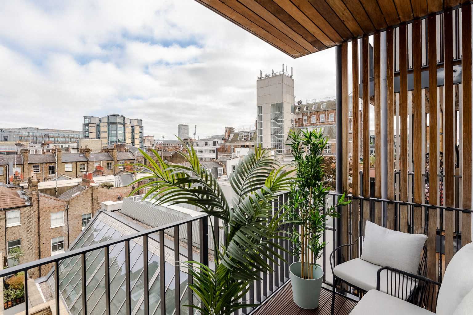 Bright 3-Bed Marylebone Flat · Balcony · Sleeps 7 in Great Portland Street W1W - Property image 3 - VivreStays
