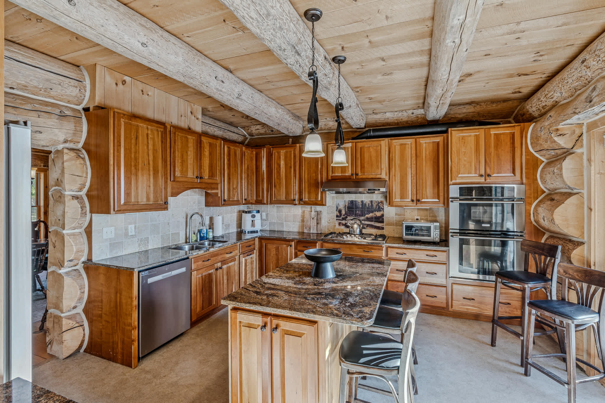 Hot Tub, Firepit, Mtn Views! | Spruce Moose Lodge