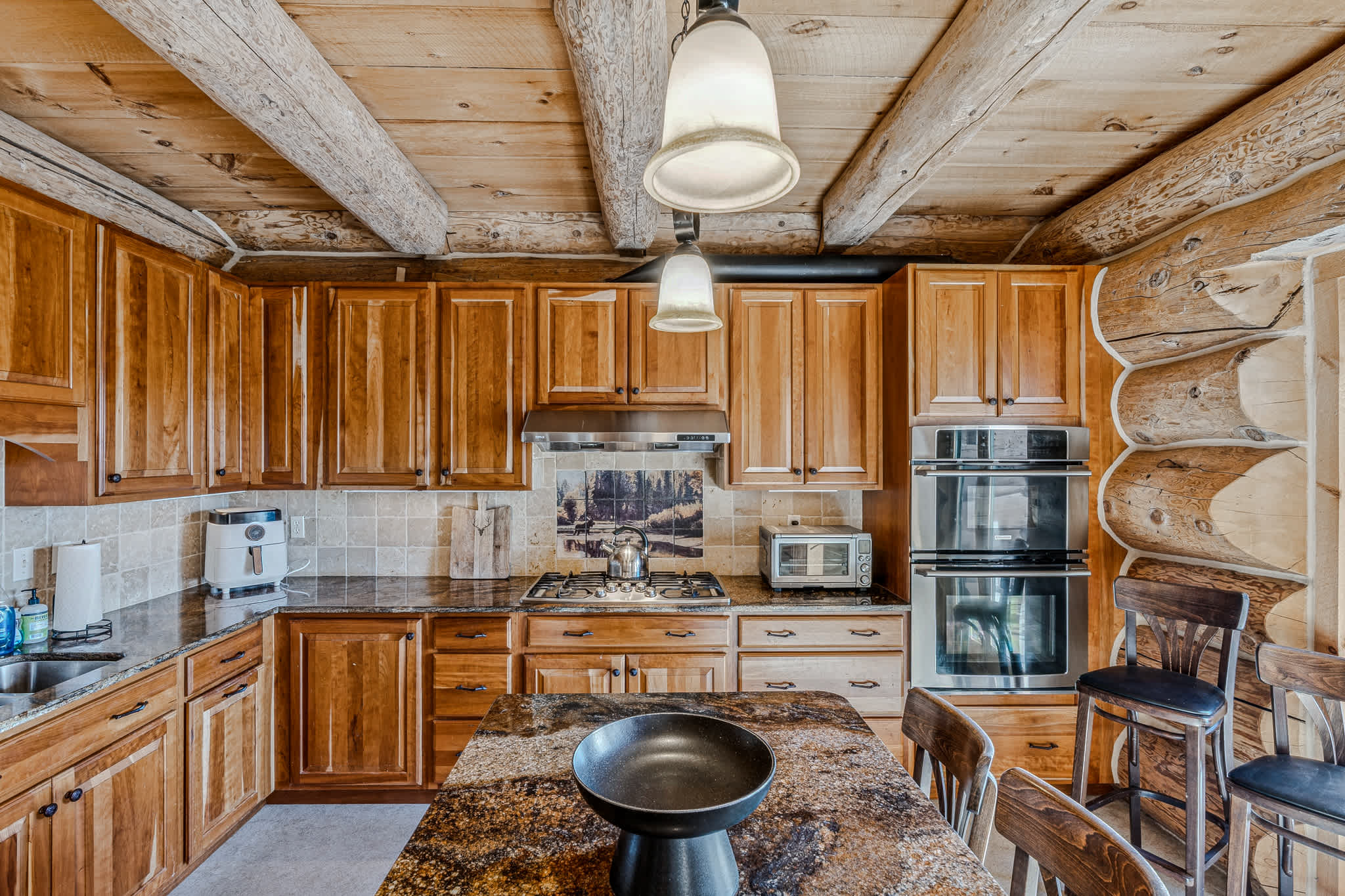 Hot Tub, Firepit, Mtn Views! | Spruce Moose Lodge