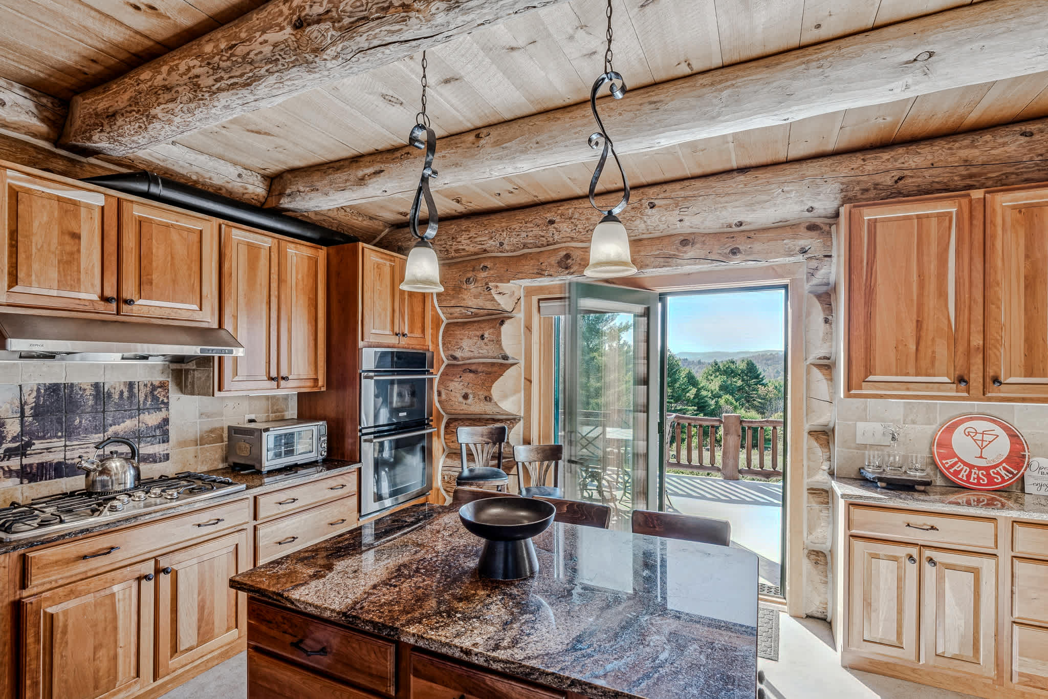 Hot Tub, Firepit, Mtn Views! | Spruce Moose Lodge