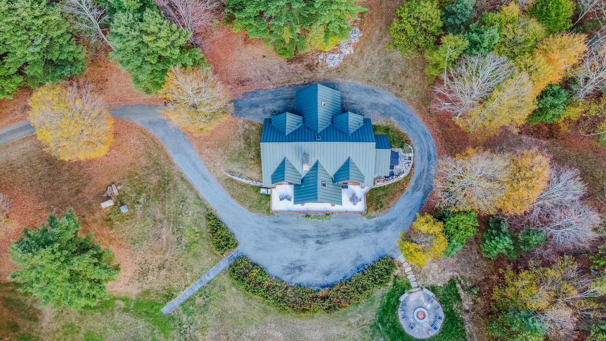 Hot Tub, Firepit, Mtn Views! | Spruce Moose Lodge