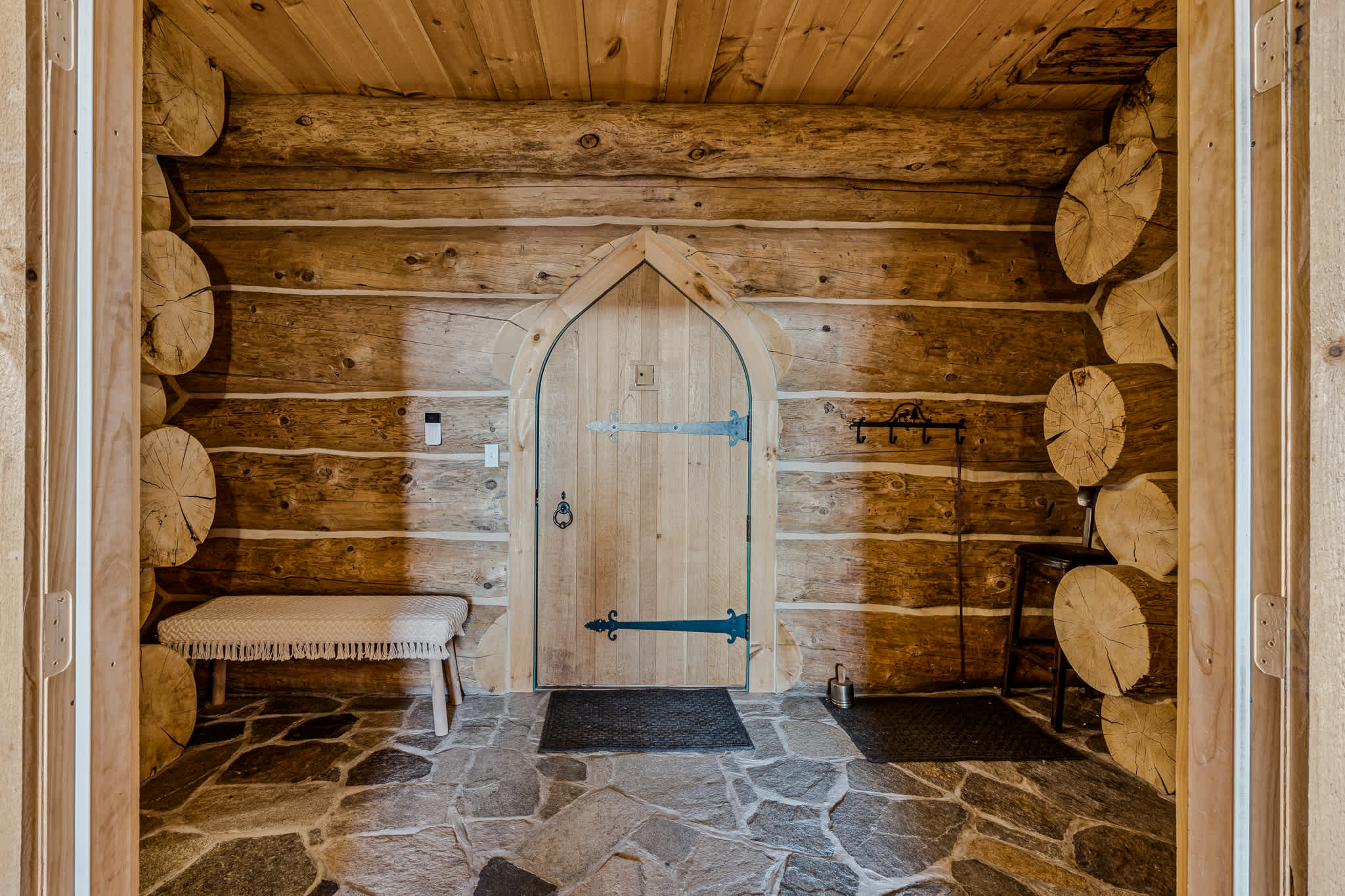 Hot Tub, Firepit, Mtn Views! | Spruce Moose Lodge