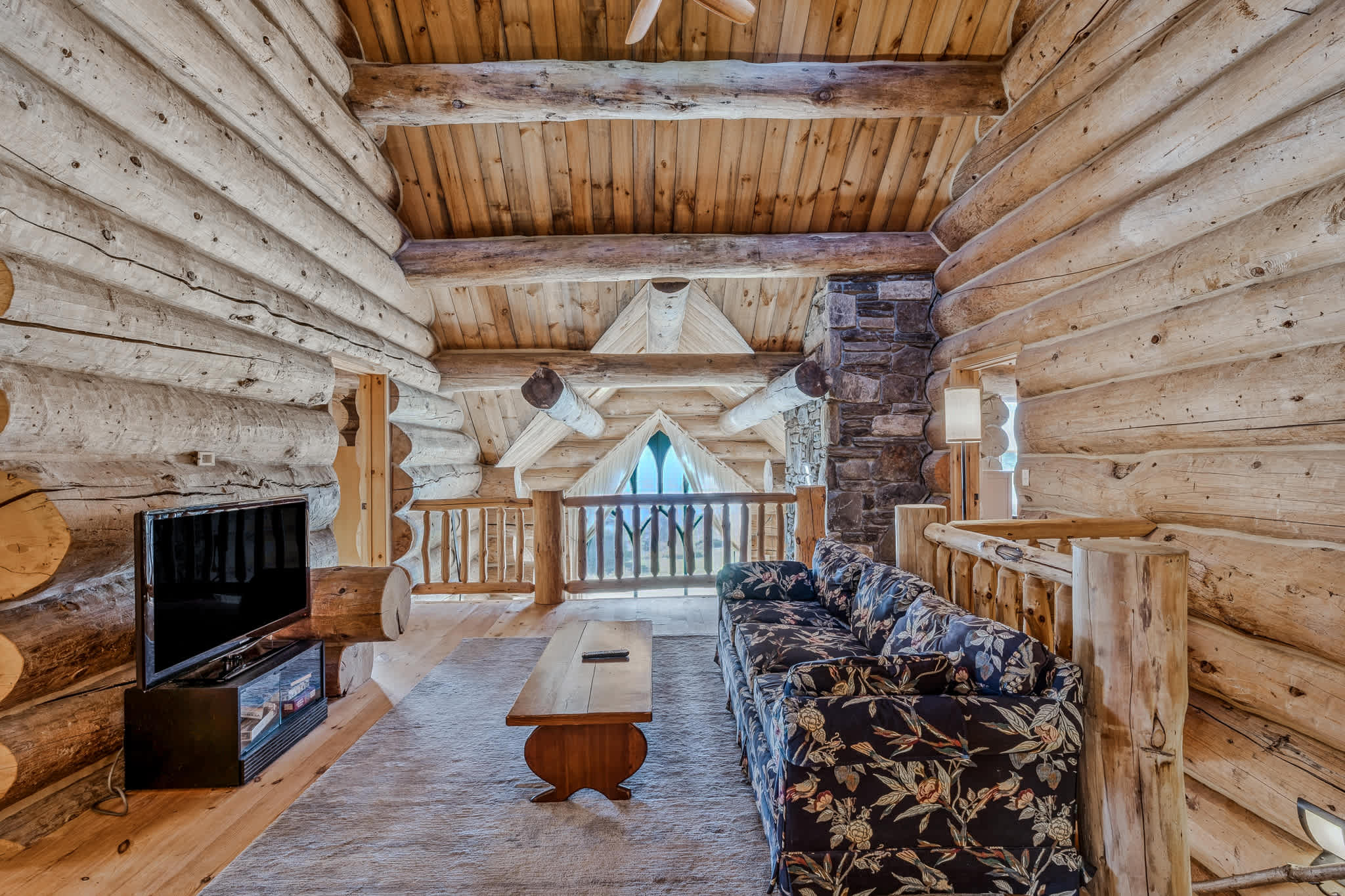 Hot Tub, Firepit, Mtn Views! | Spruce Moose Lodge