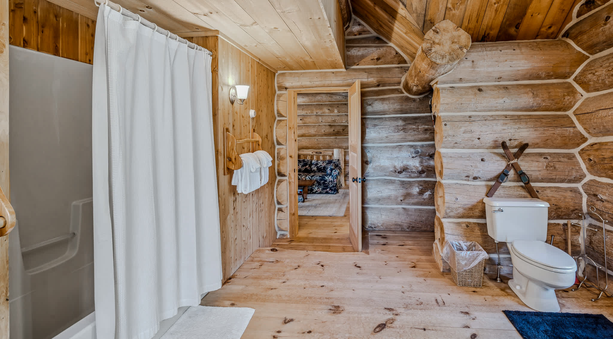 Hot Tub, Firepit, Mtn Views! | Spruce Moose Lodge